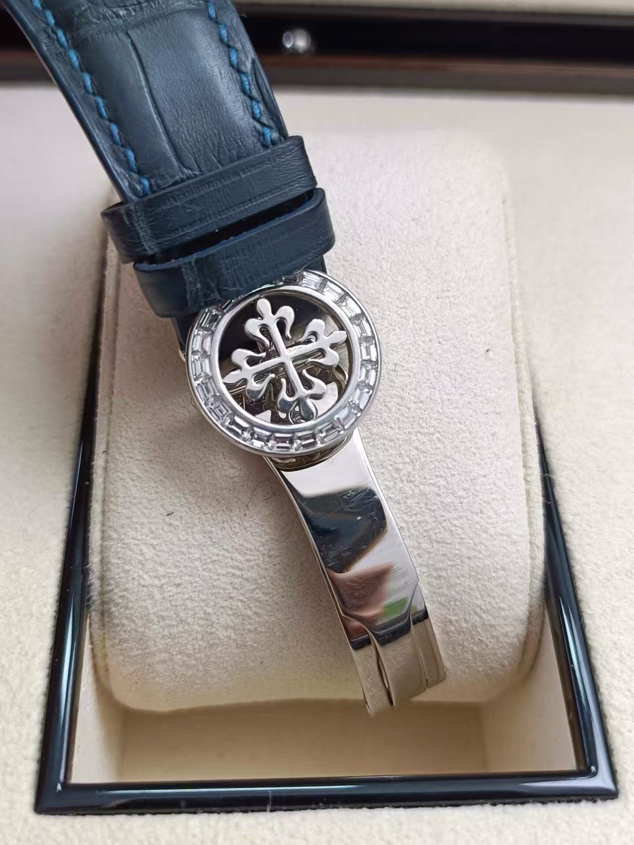 Patek Philippe 5961P detail 4