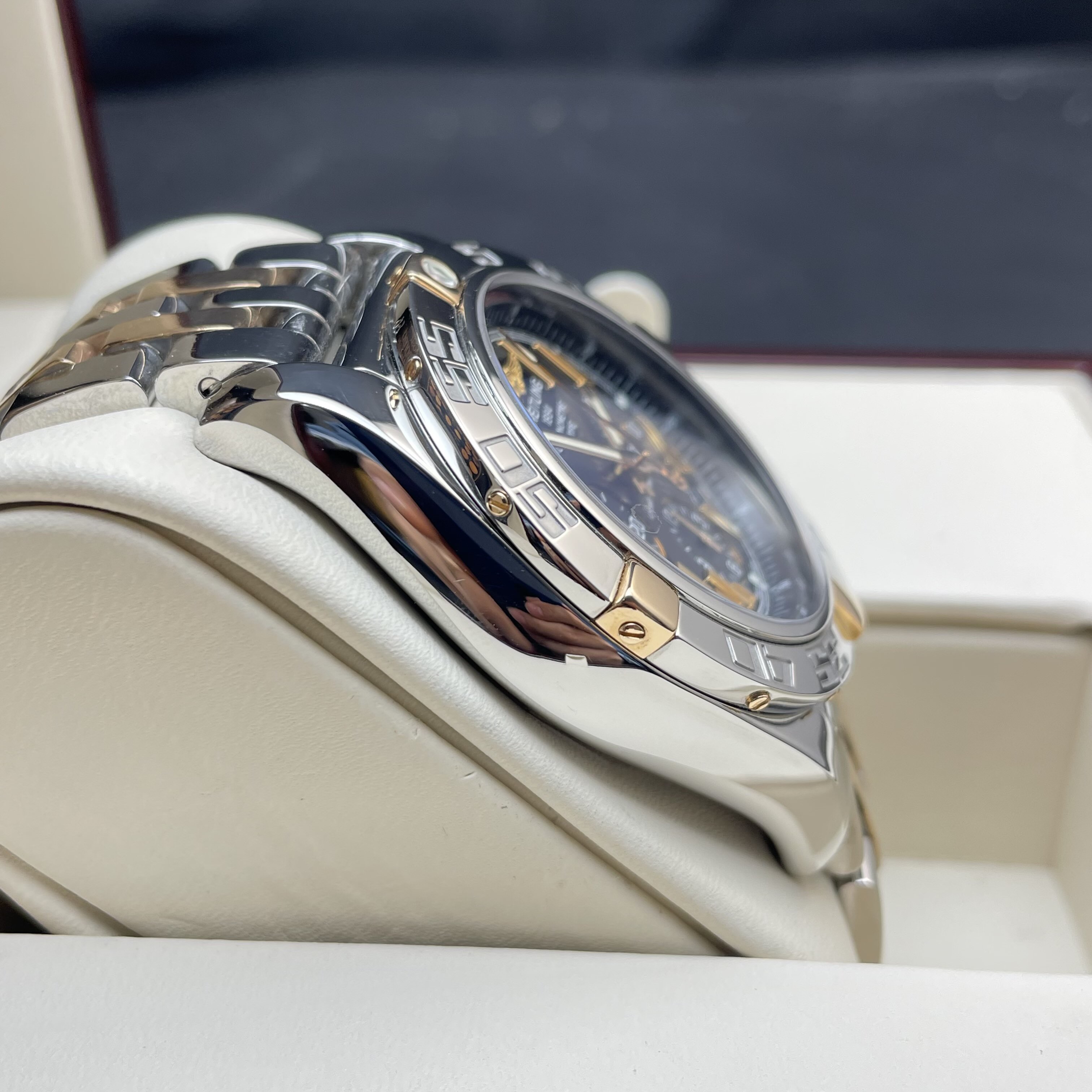 Breitling IB0110 detail 3