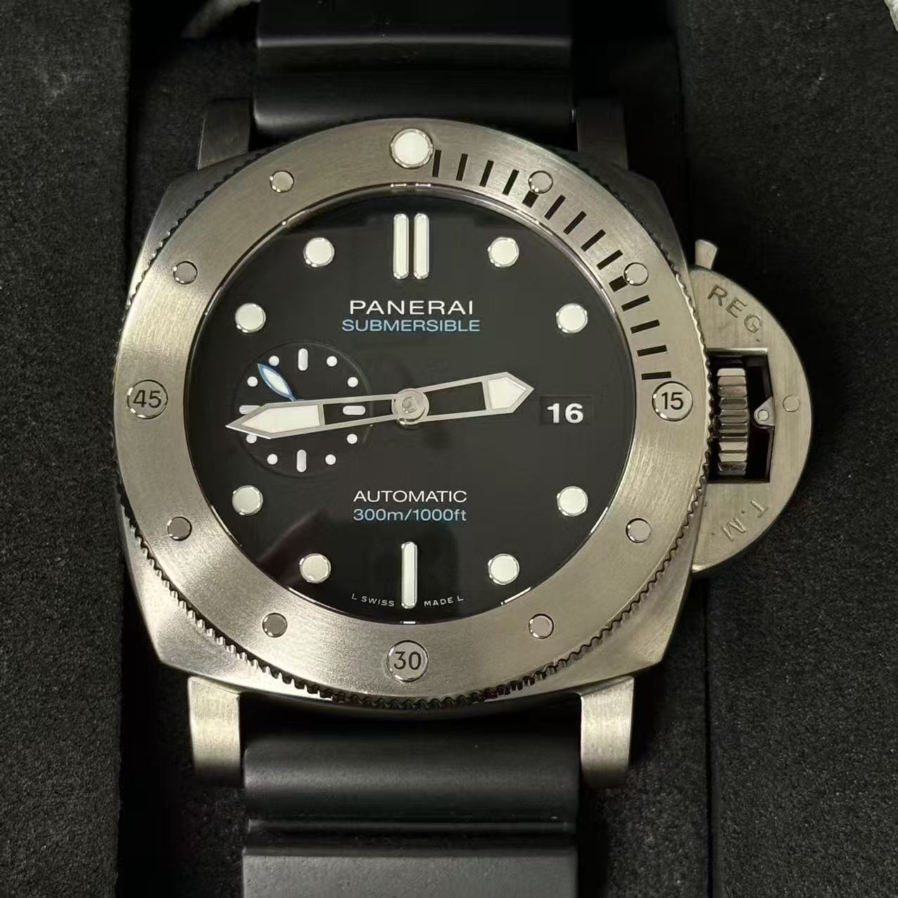 Panerai PAM01305 detail 1