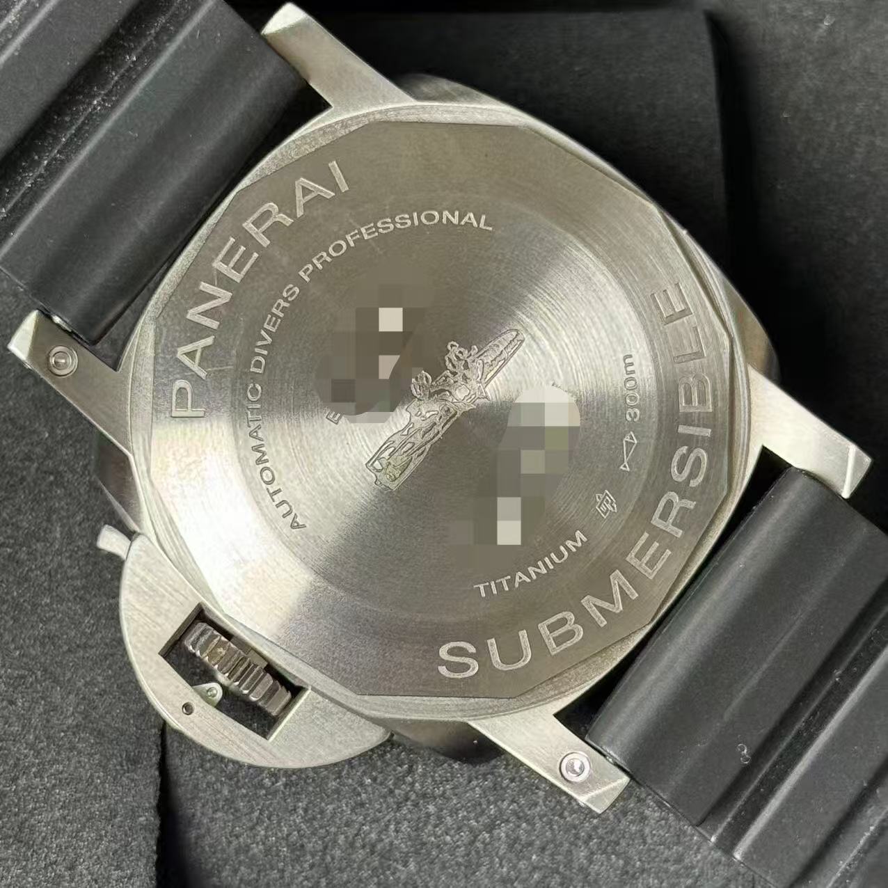Panerai PAM01305 detail 3