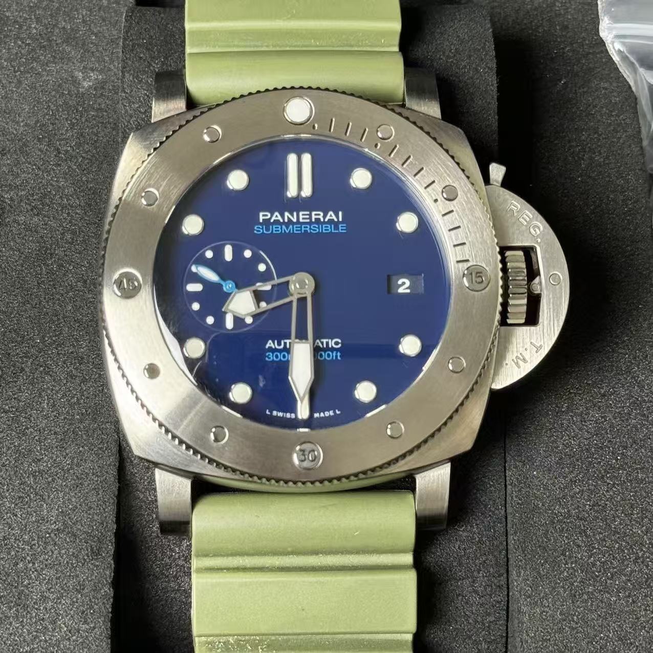 Panerai PAM00692 detail 1