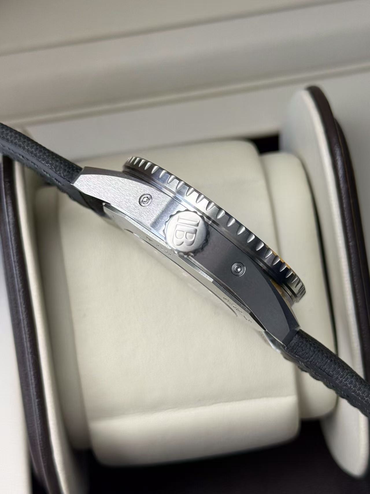 Blancpain 5054-1110-B52A detail 5