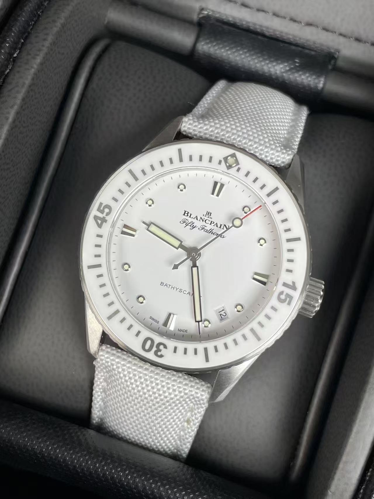 Blancpain 5100-1127-W52A detail 2