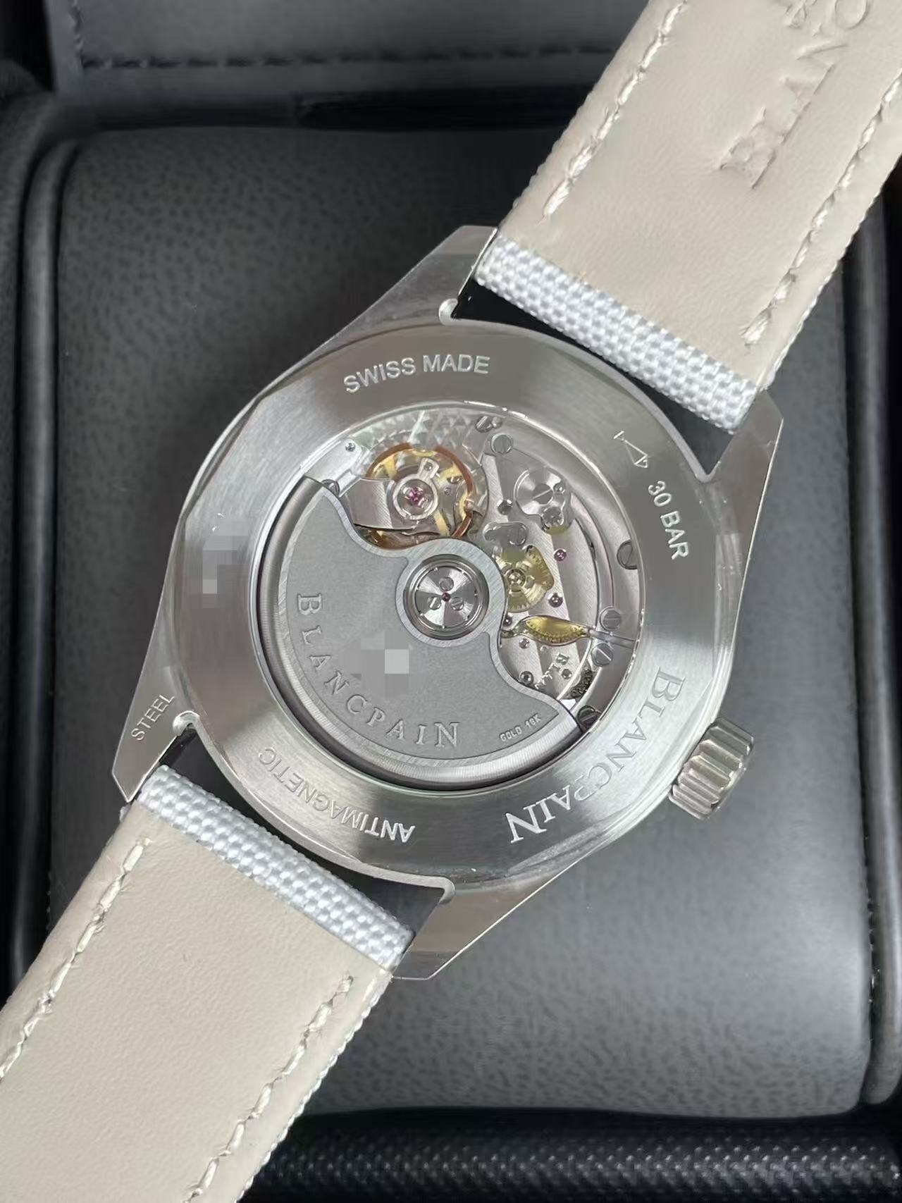 Blancpain 5100-1127-W52A detail 3