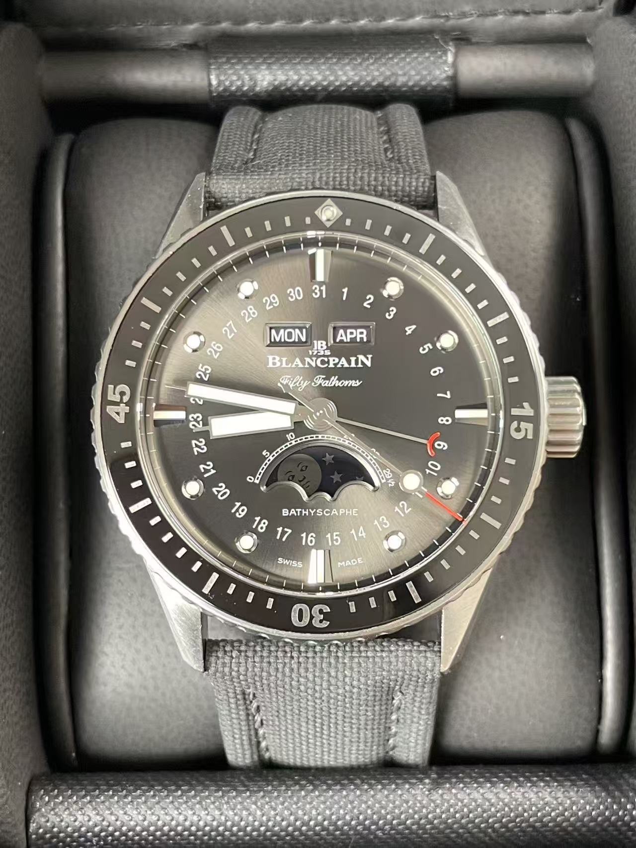 Blancpain 5054-1110-B52A detail 1