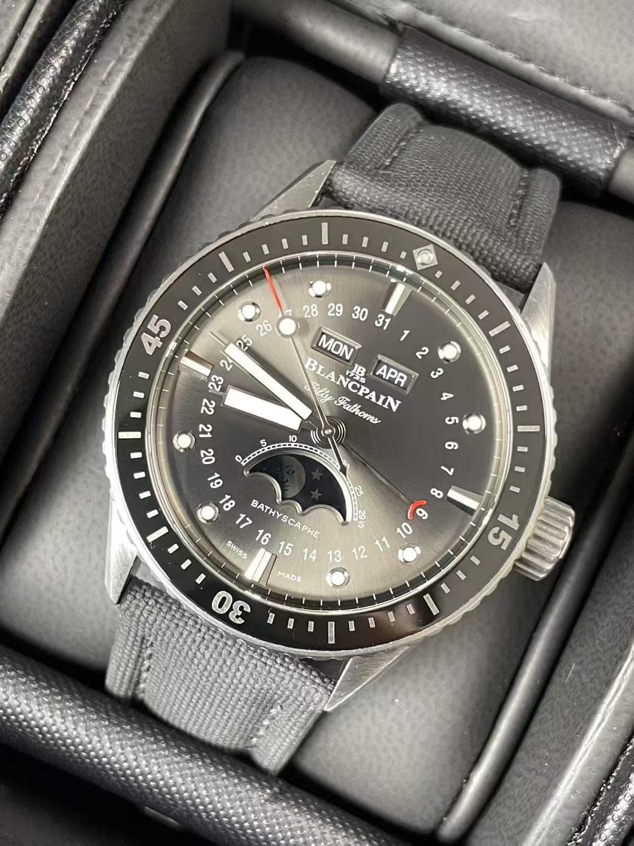 Blancpain 5054-1110-B52A detail 2