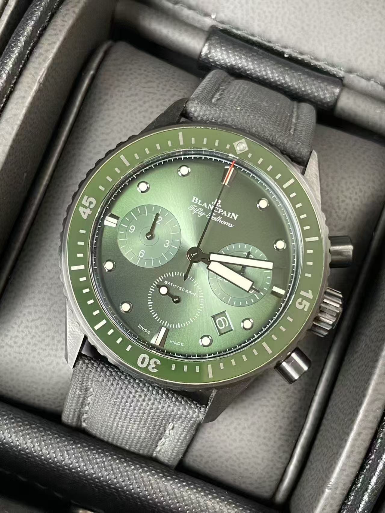 Blancpain 5200-0153-B52A detail 2