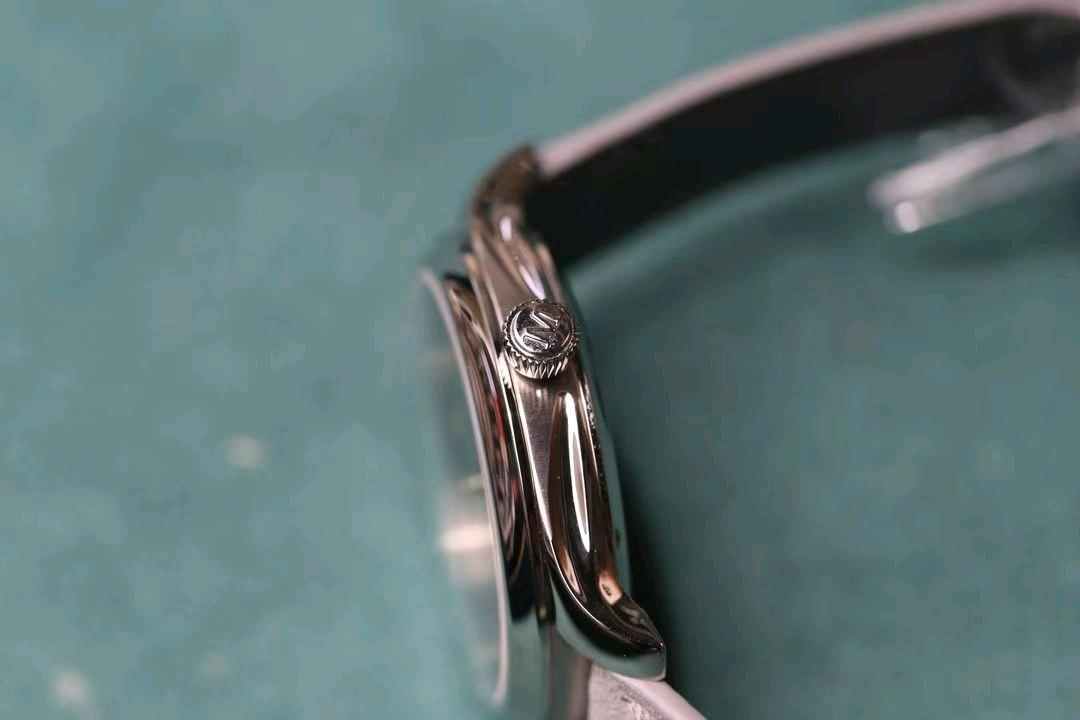 H.Moser & Cie() 1200-1233 detail 5