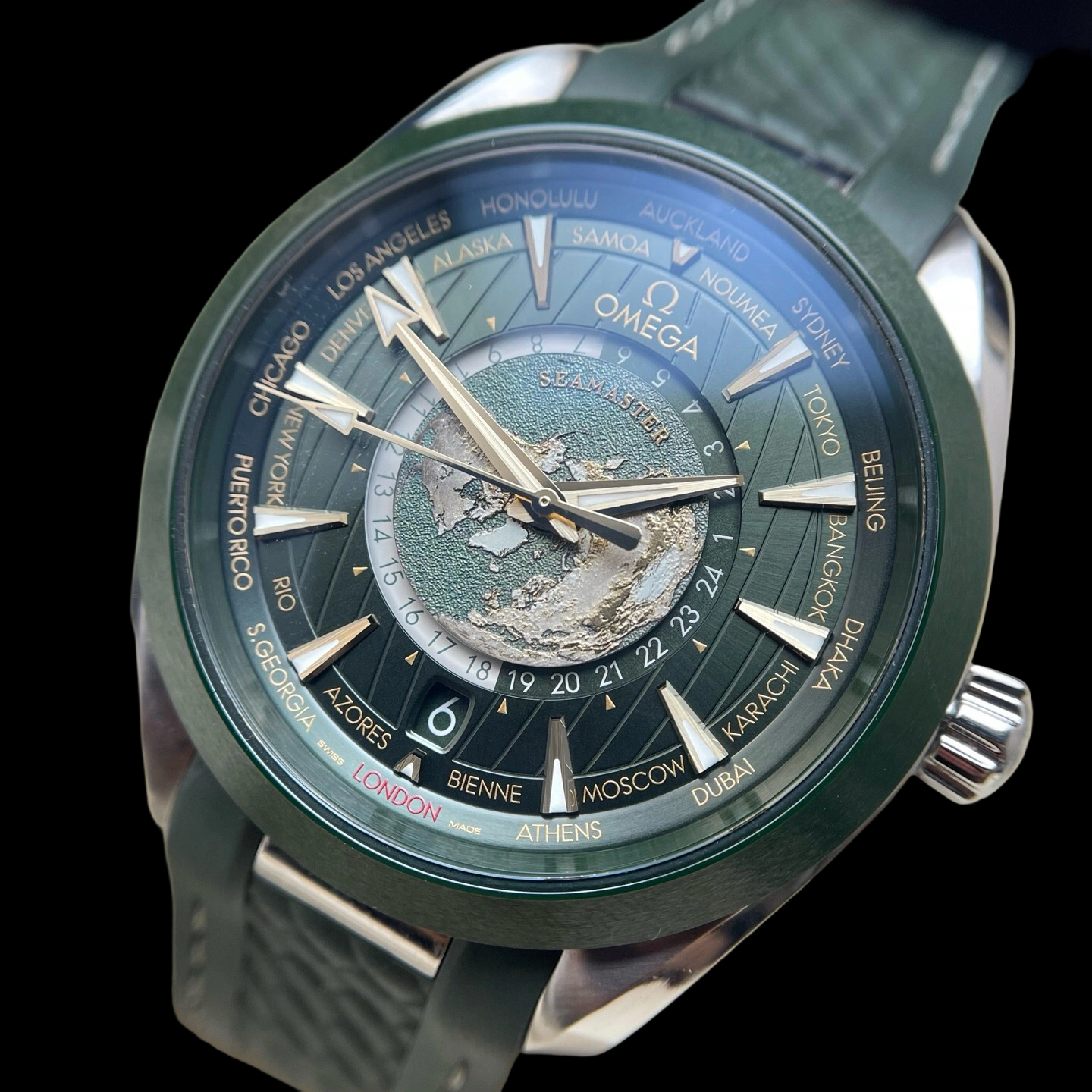 Omega 220.32.43.22.10.001 detail 1