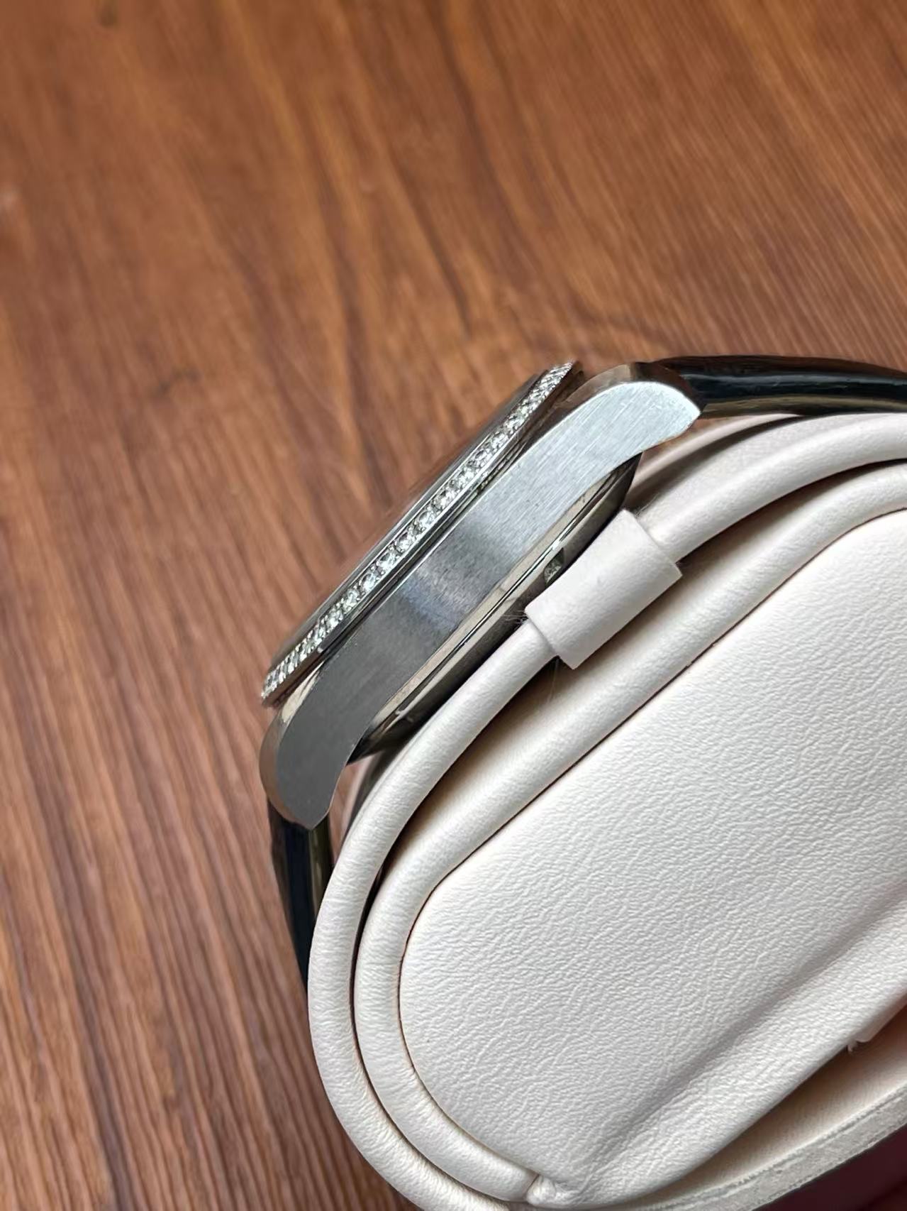 Omega 231.18.39.21.51.001 detail 1