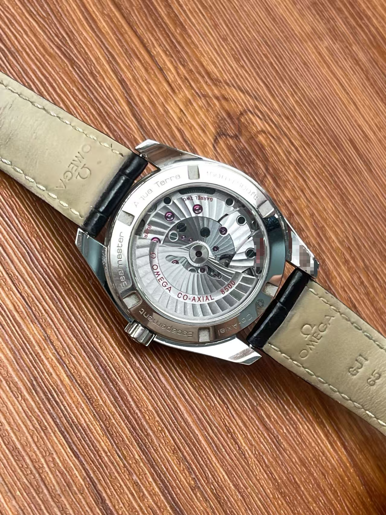 Omega 231.18.39.21.51.001 detail 4
