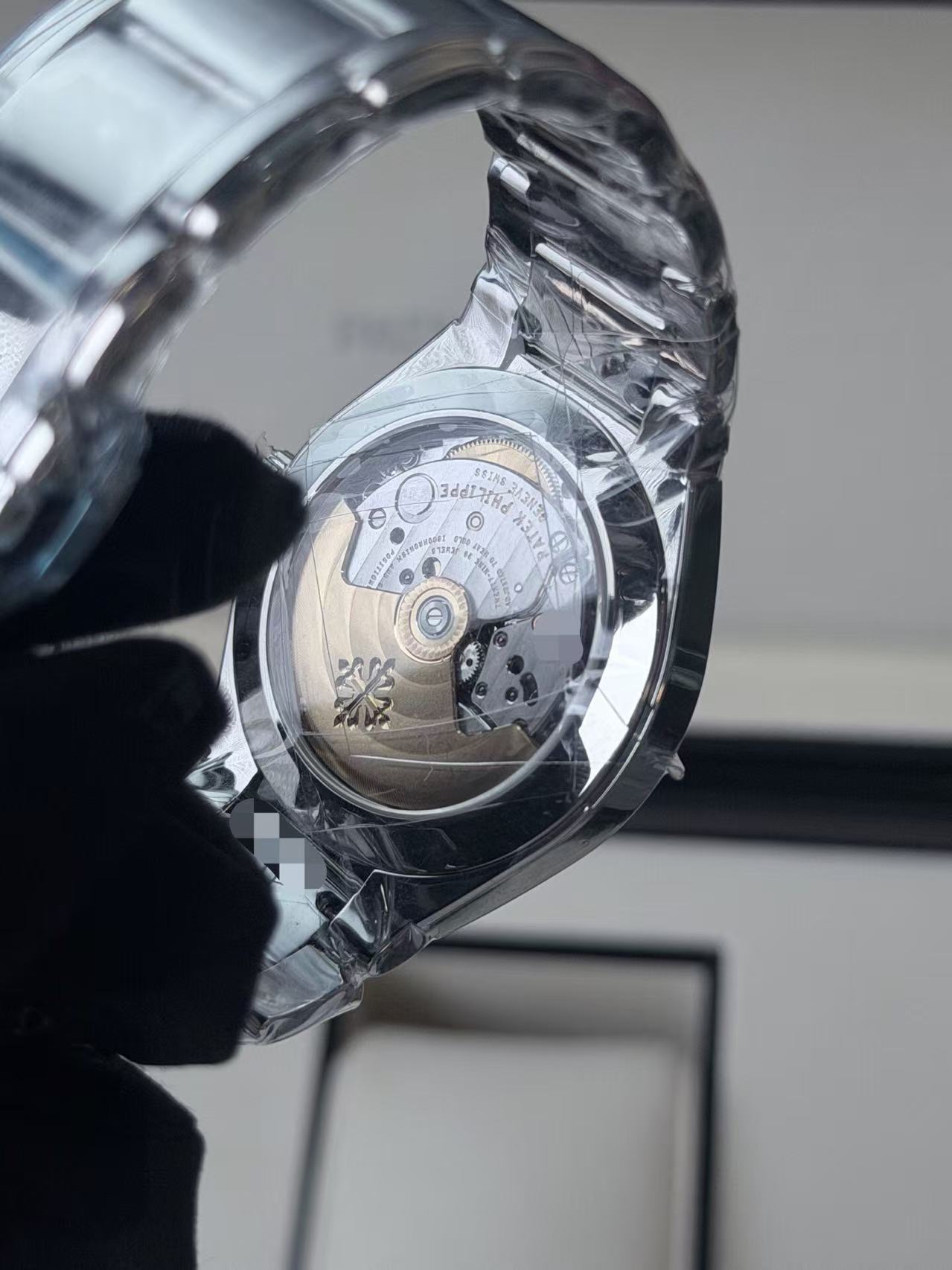 Patek Philippe 7300 / 1200A-010 detail 5