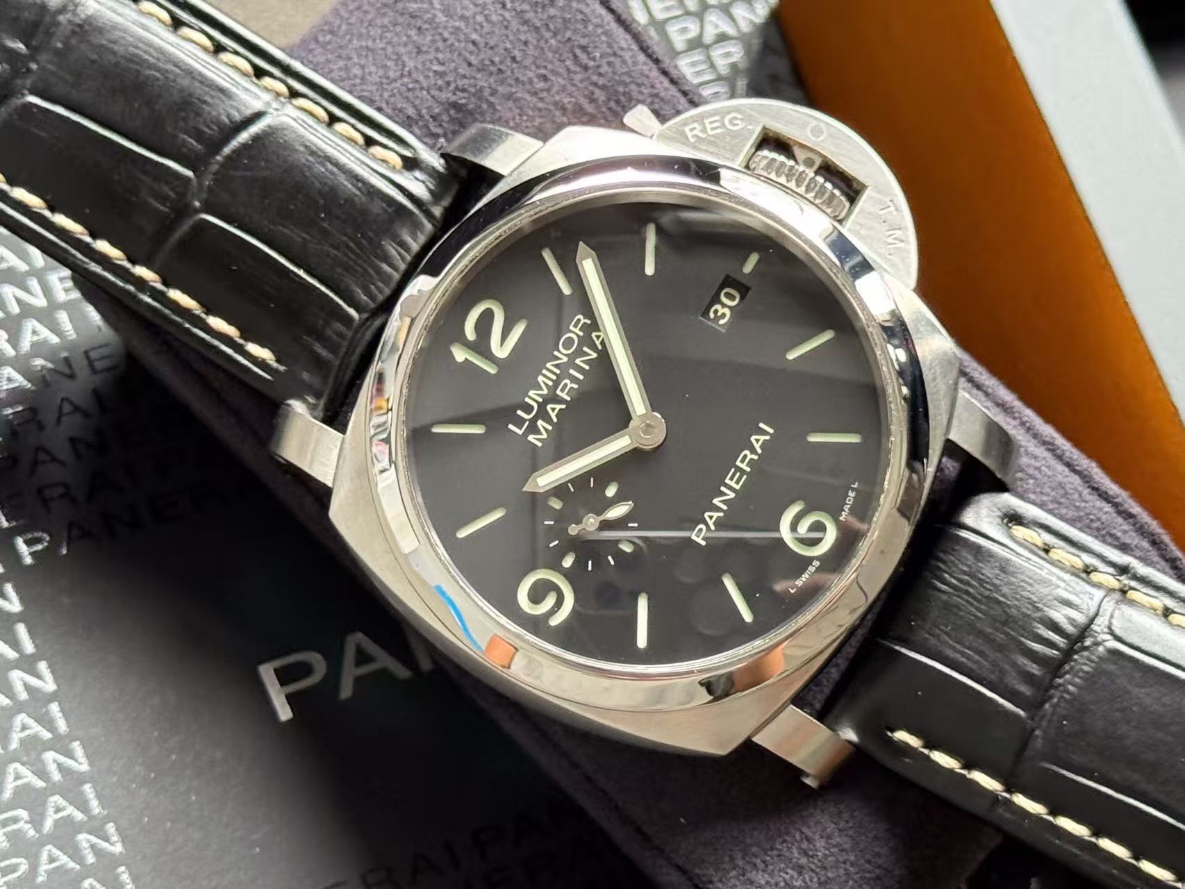 Panerai PAM00312 detail 1