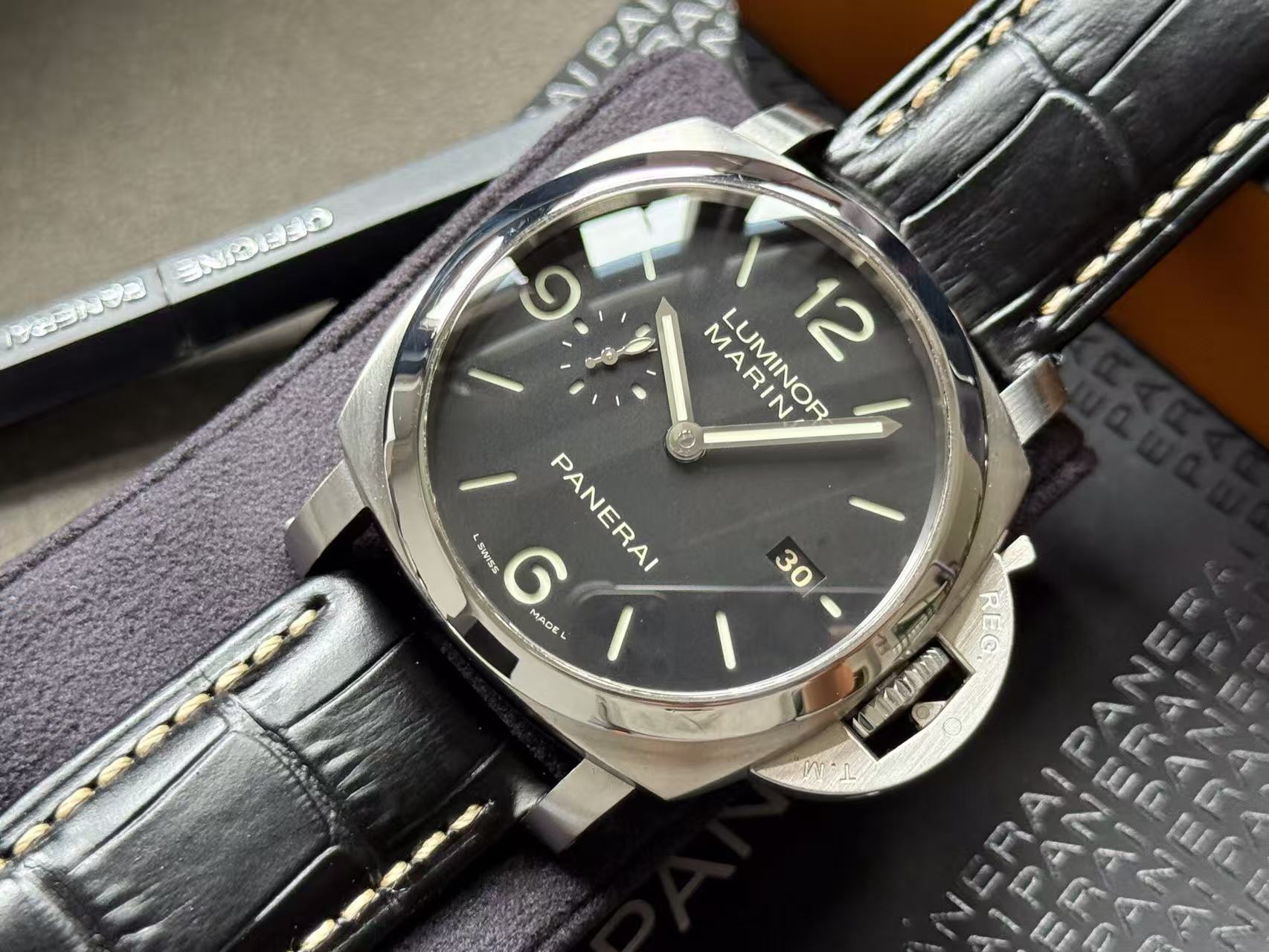 Panerai PAM00312 detail 2