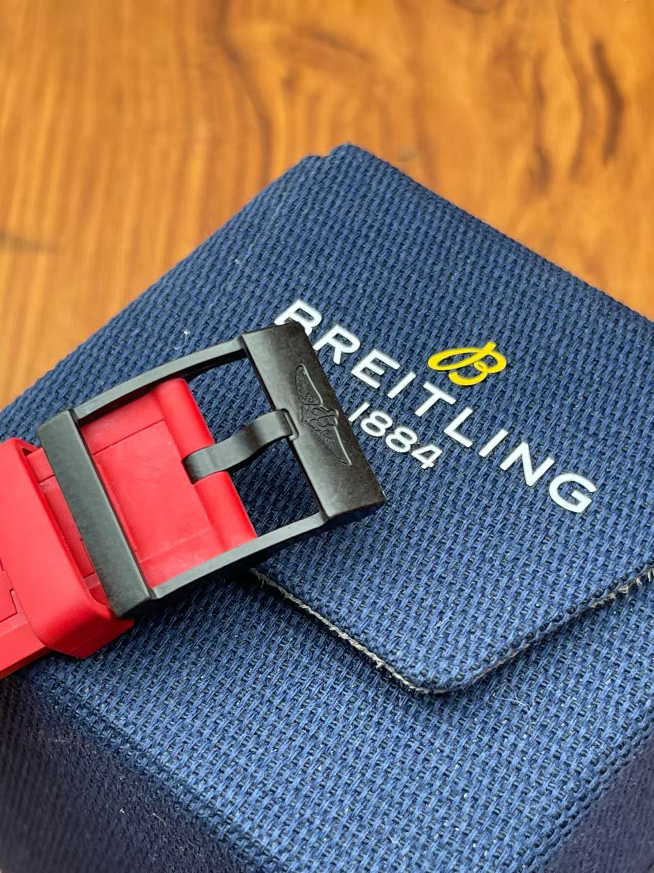 Breitling X823107C1M1S1 detail 4