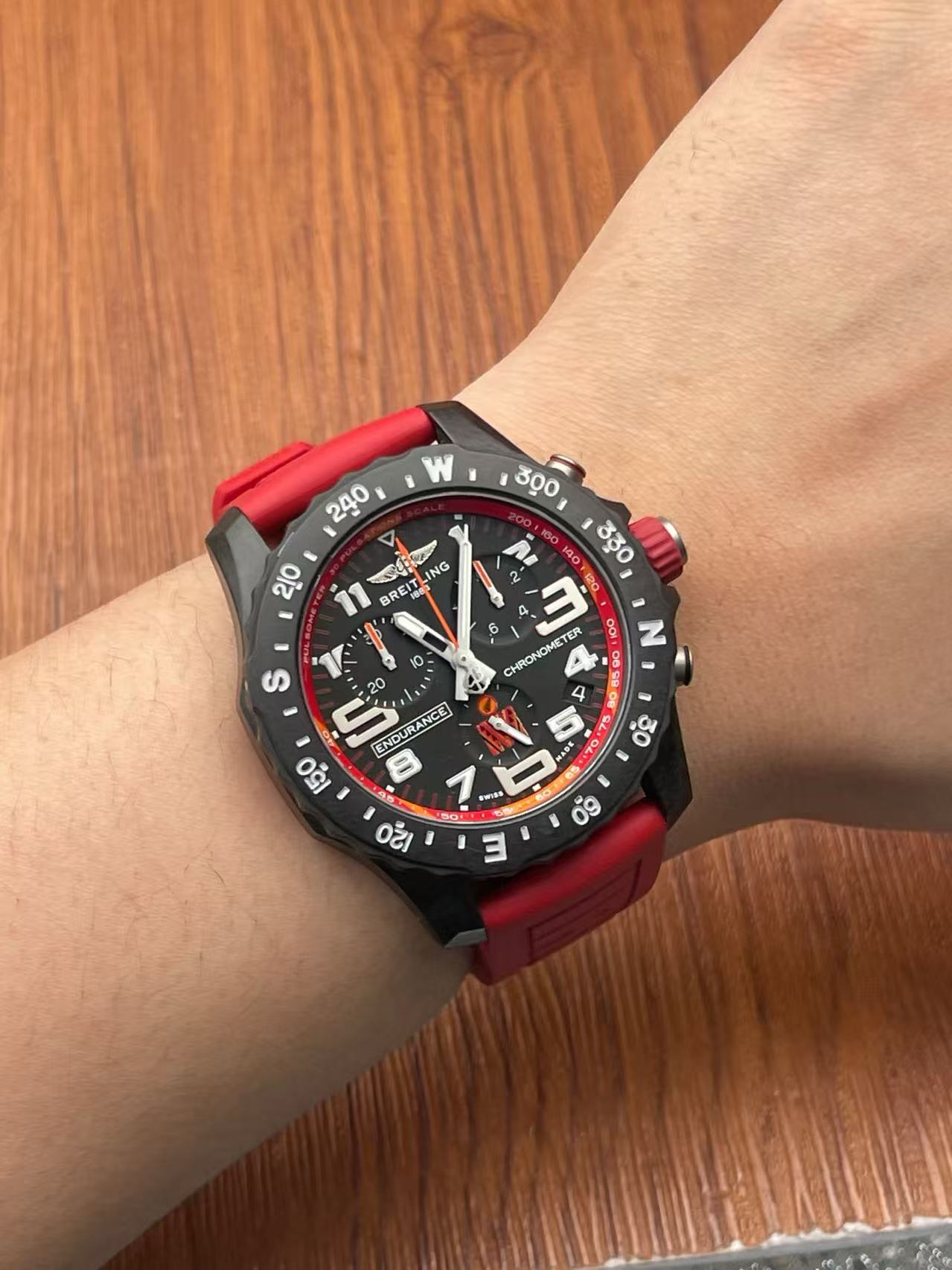 Breitling X823107C1M1S1 detail 1