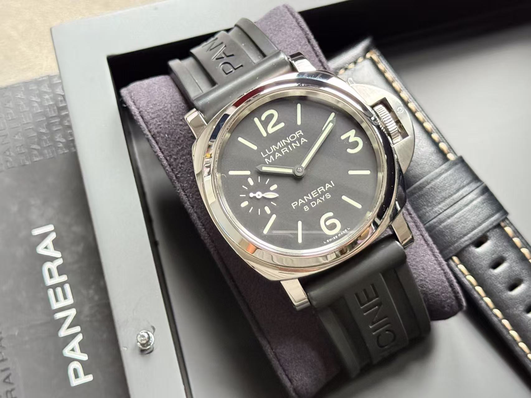 Panerai PAM00510 detail 1