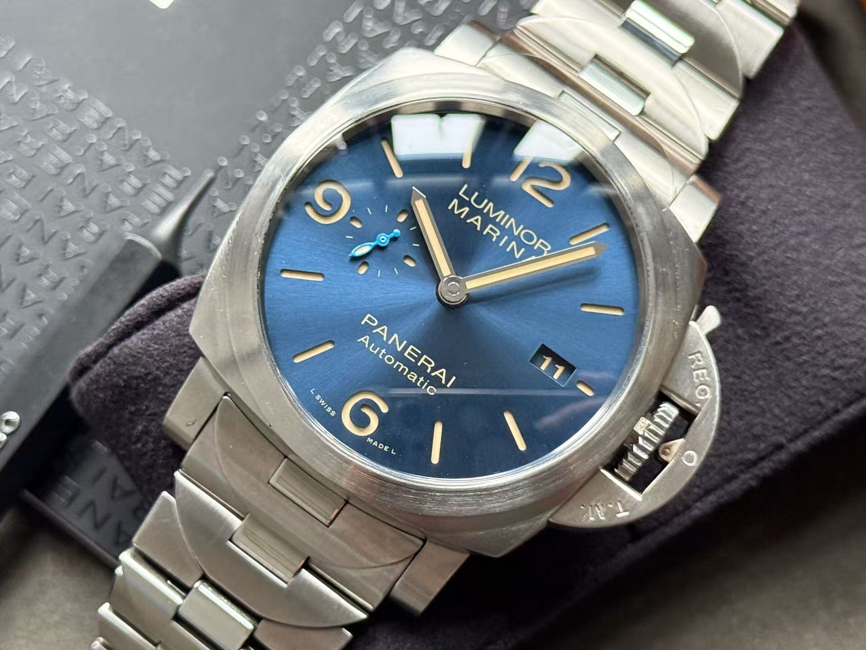 Panerai PAM01058 detail 4