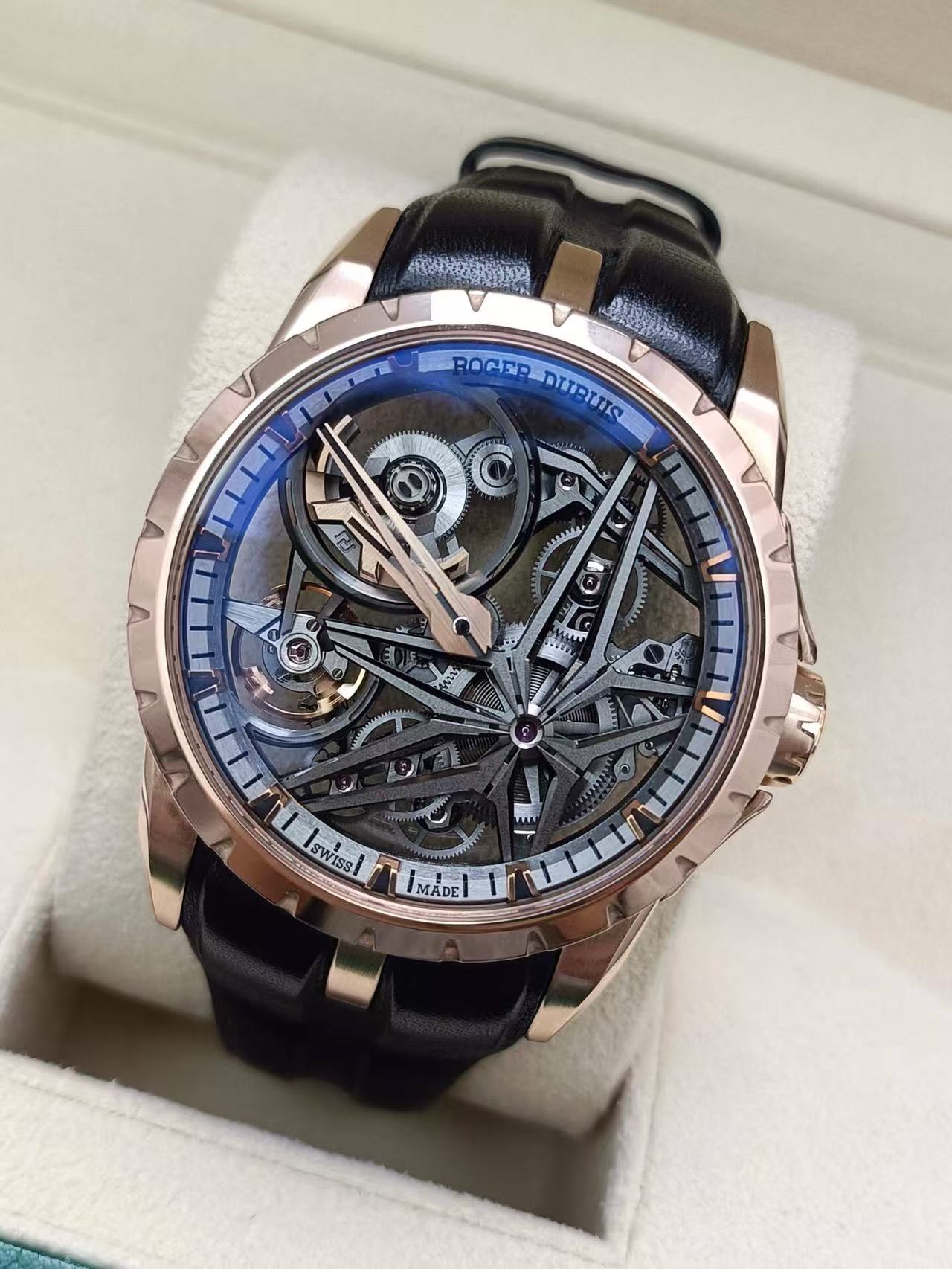 Roger Dubuis RDDBEX0954 detail 2