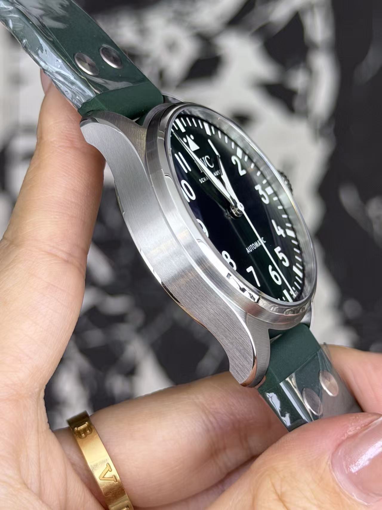 IWC IW329306 detail 3