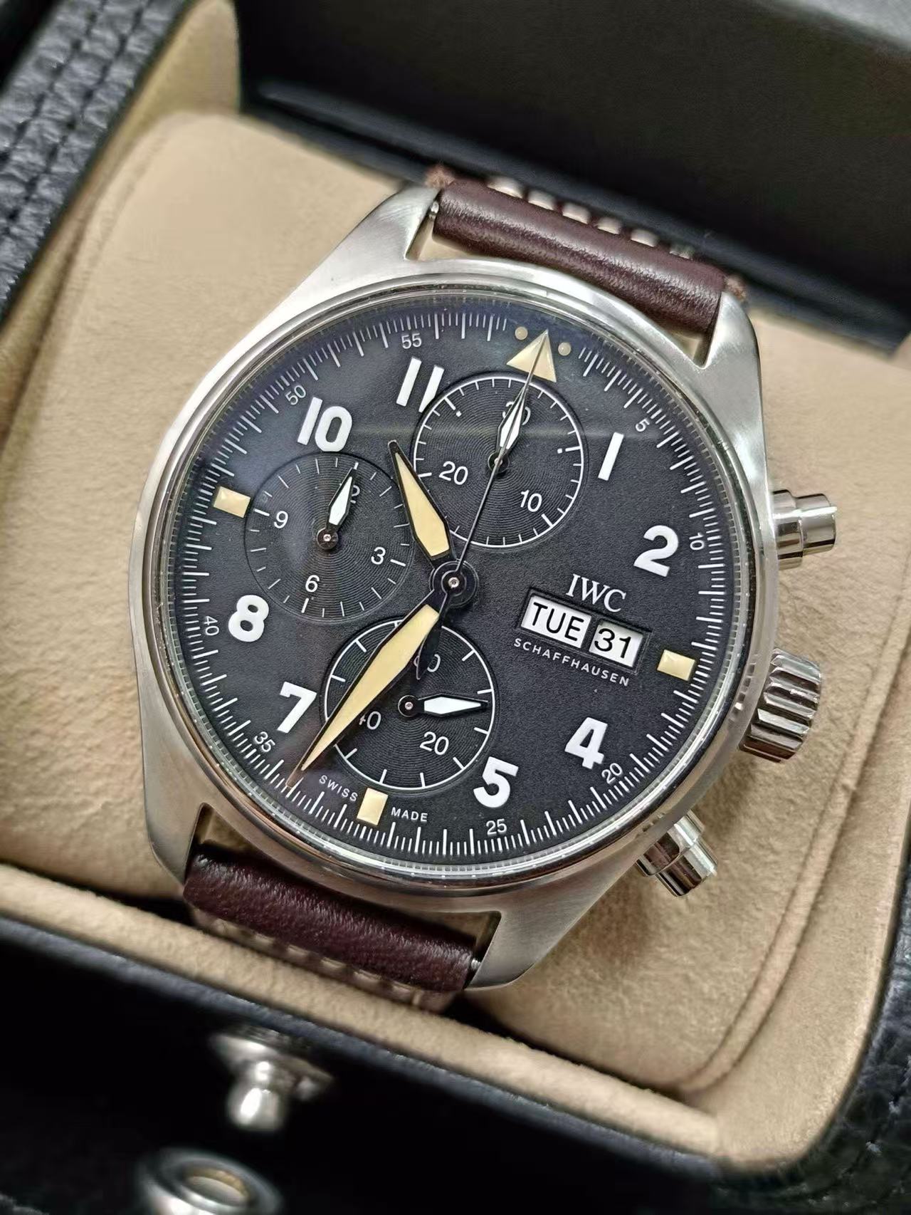 IWC IW387903 detail 6
