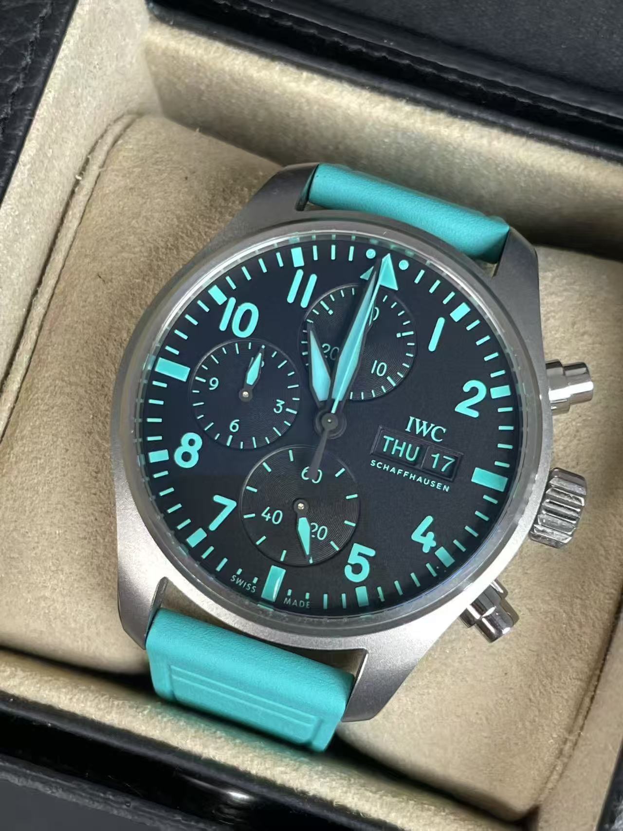 IWC IW388108 detail 1