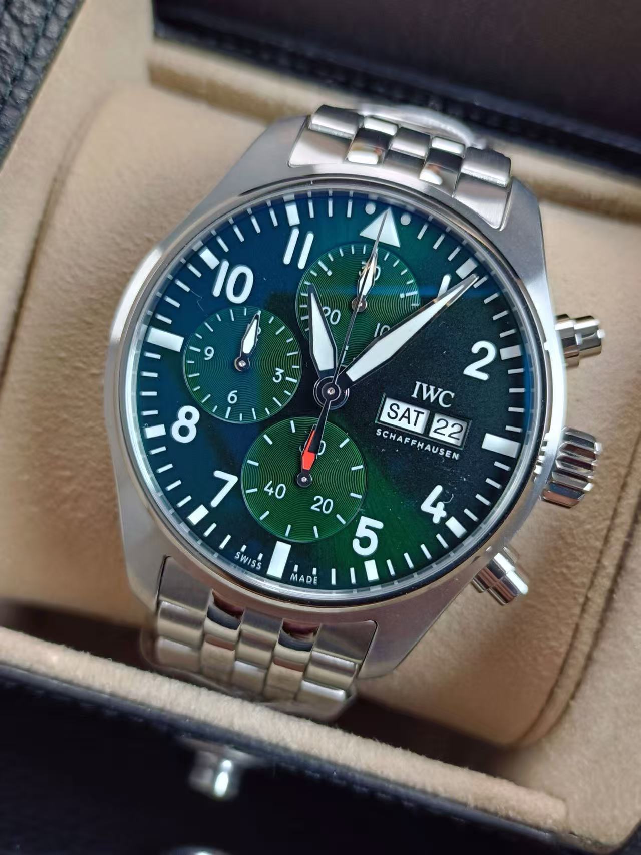 IWC W388104 detail 2