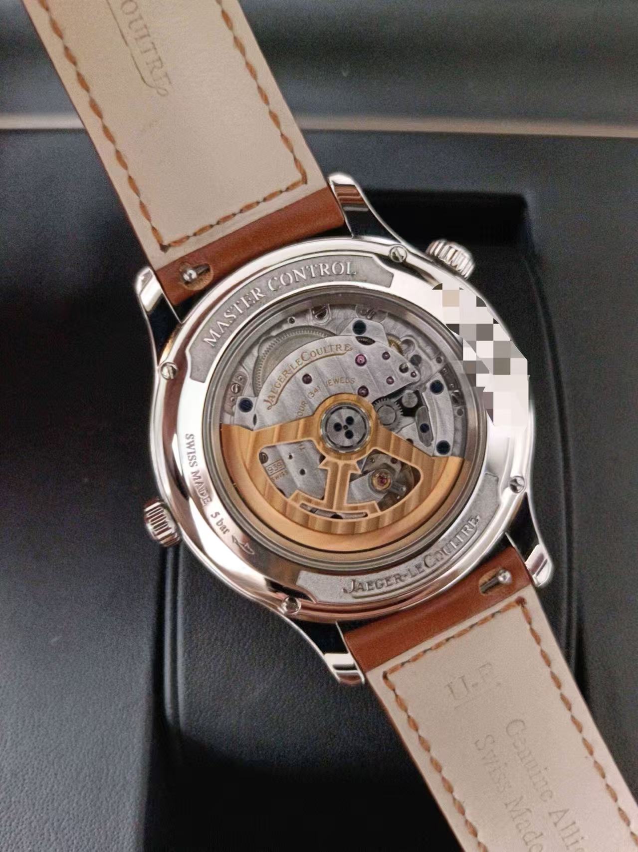 Jaeger-LeCoultre 4128420 detail 2
