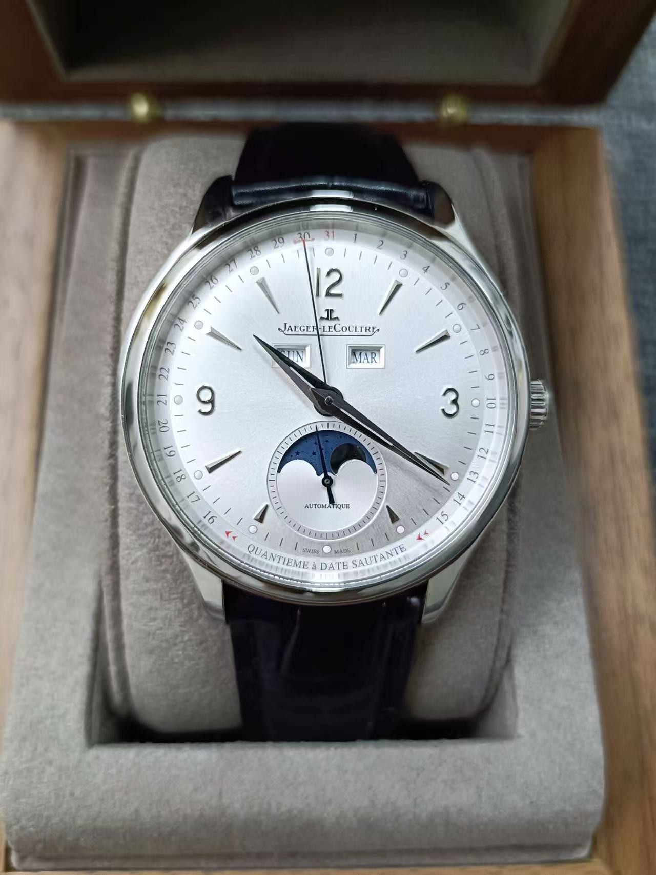 Jaeger-LeCoultre 4148420 detail 1