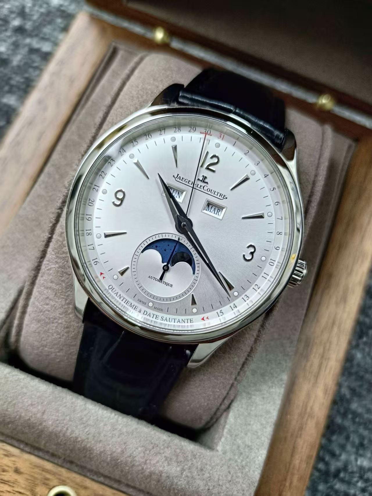 Jaeger-LeCoultre 4148420 detail 2