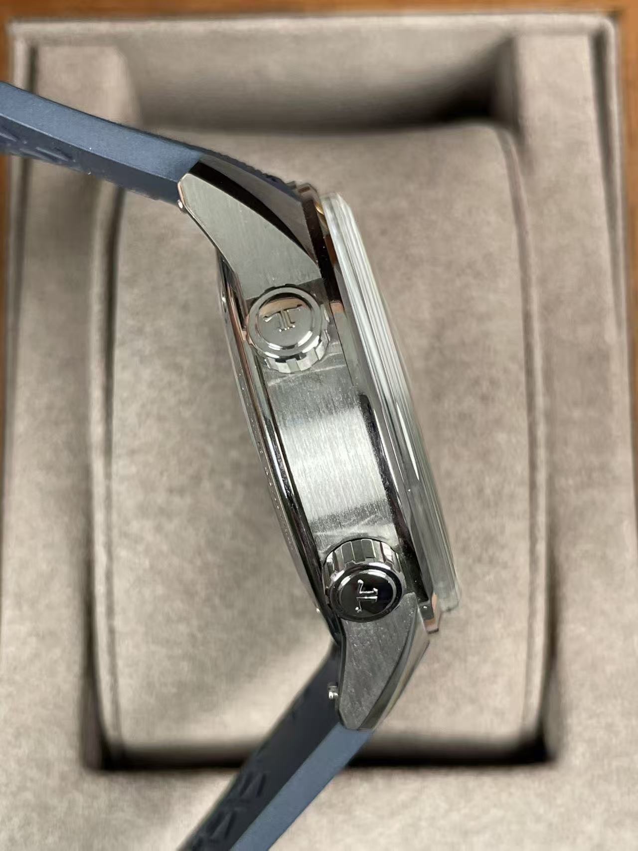 Jaeger-LeCoultre 906868J detail 3