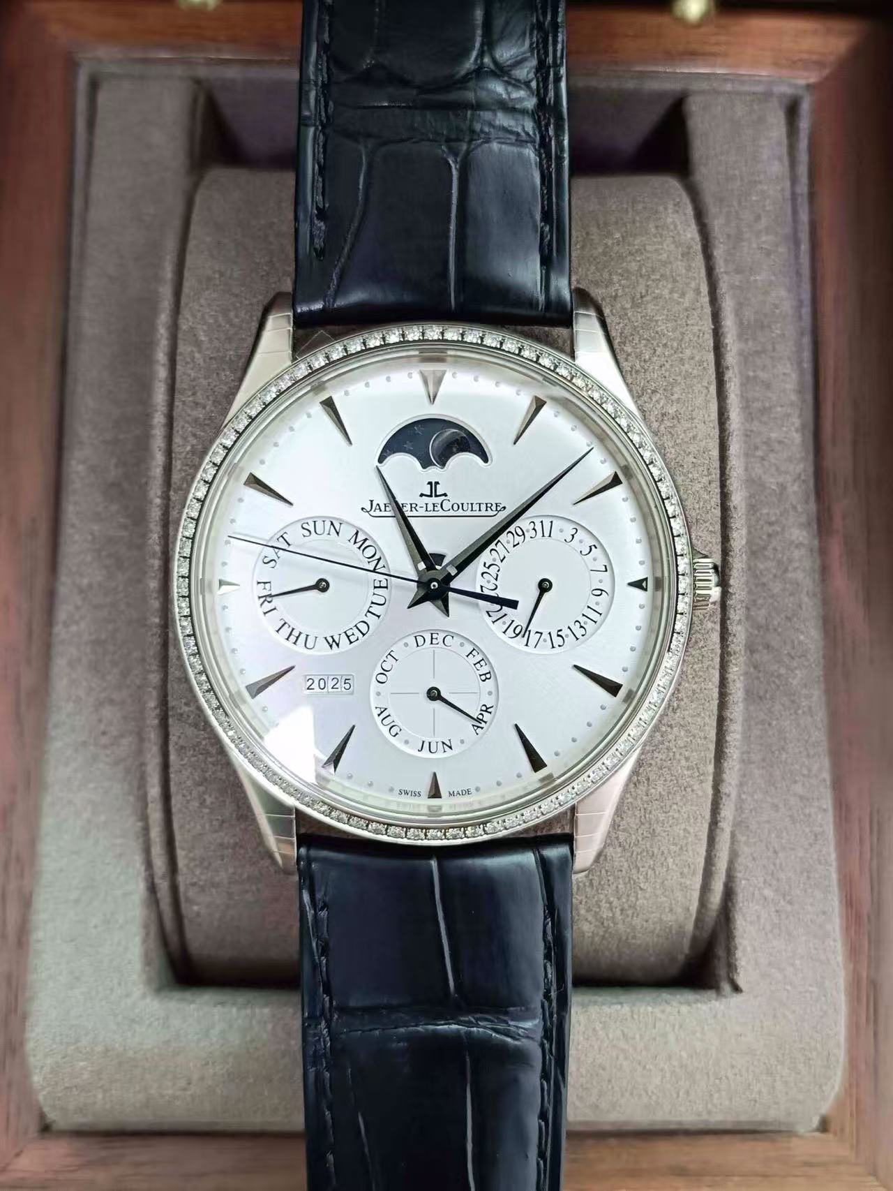 Jaeger-LeCoultre 1303501 detail 1