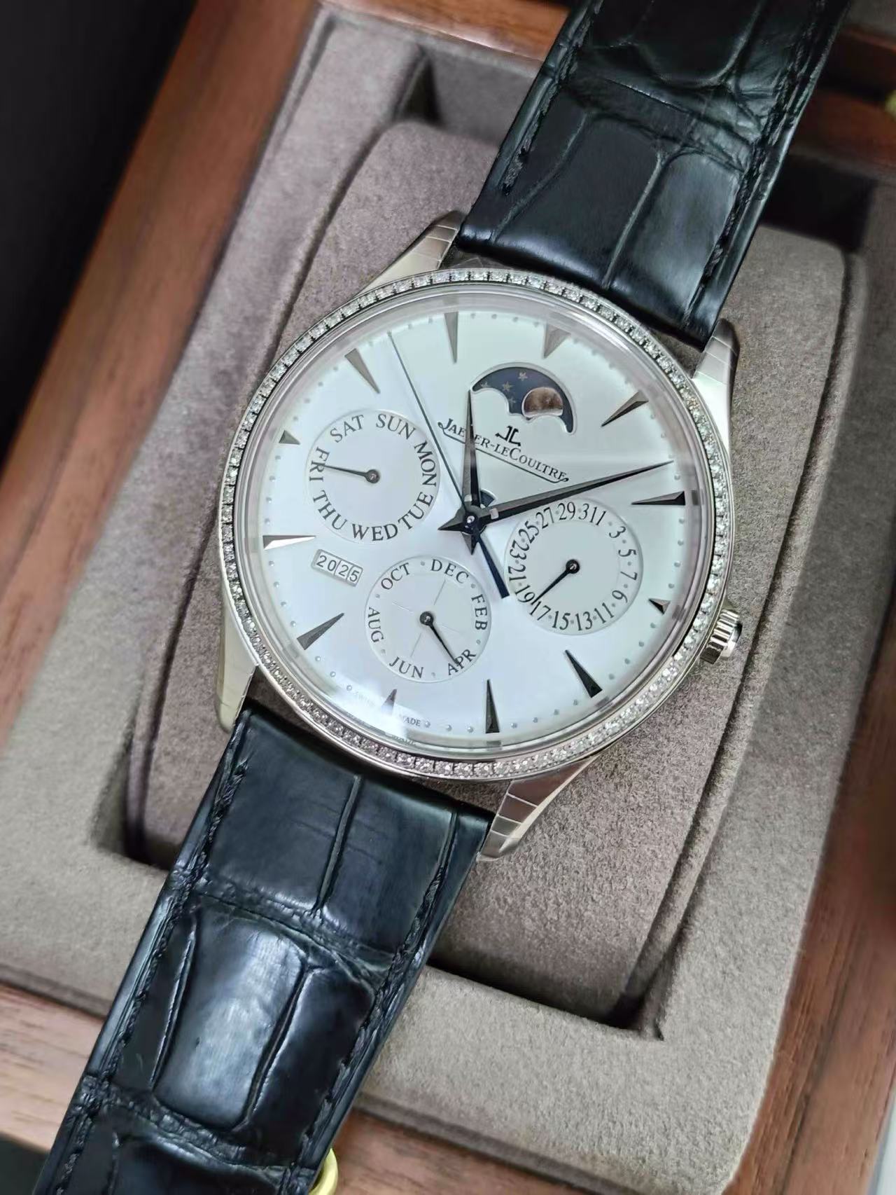 Jaeger-LeCoultre 1303501 detail 2