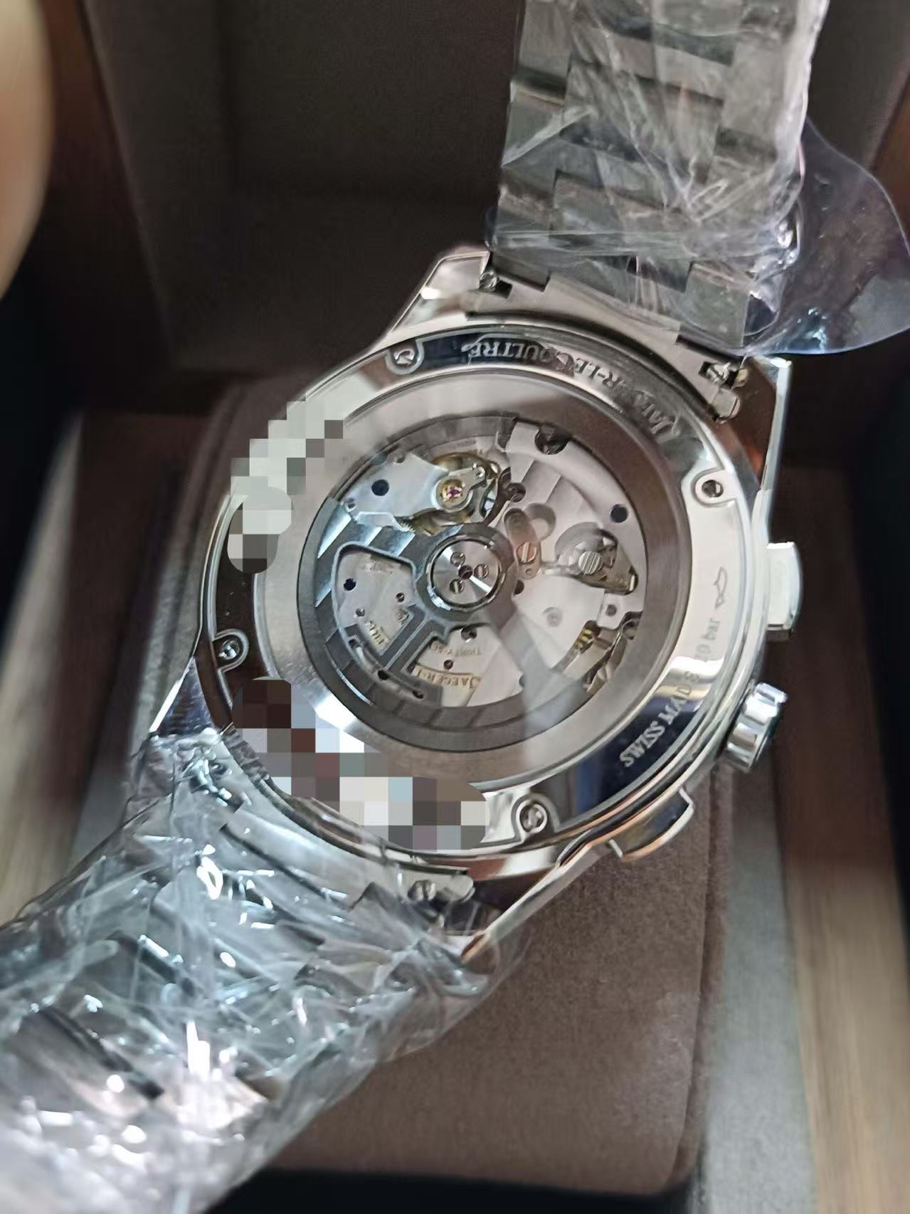 Jaeger-LeCoultre 9028180 detail 3