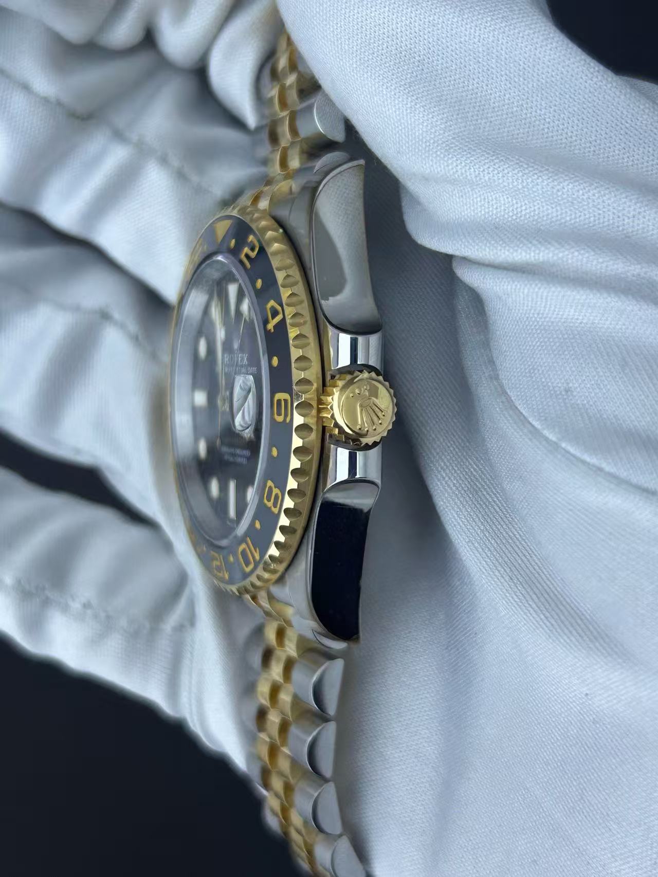 Rolex m126713grnr-0001 detail 1