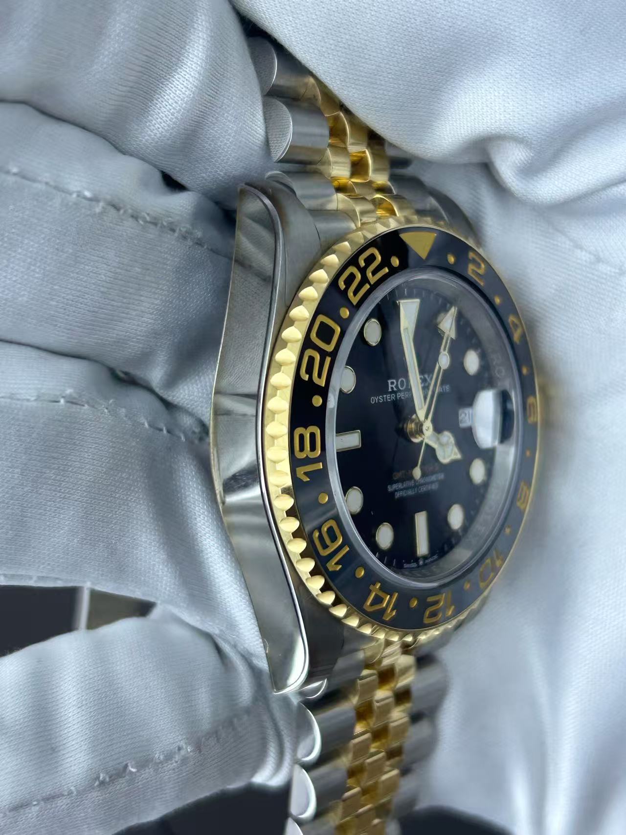 Rolex m126713grnr-0001 detail 3
