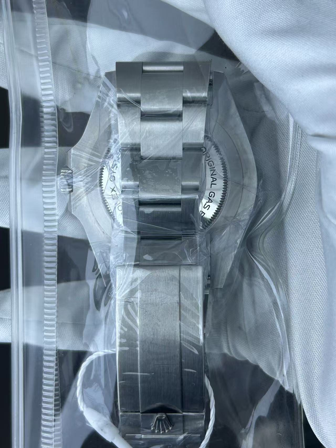 Rolex m126600-0002 detail 1