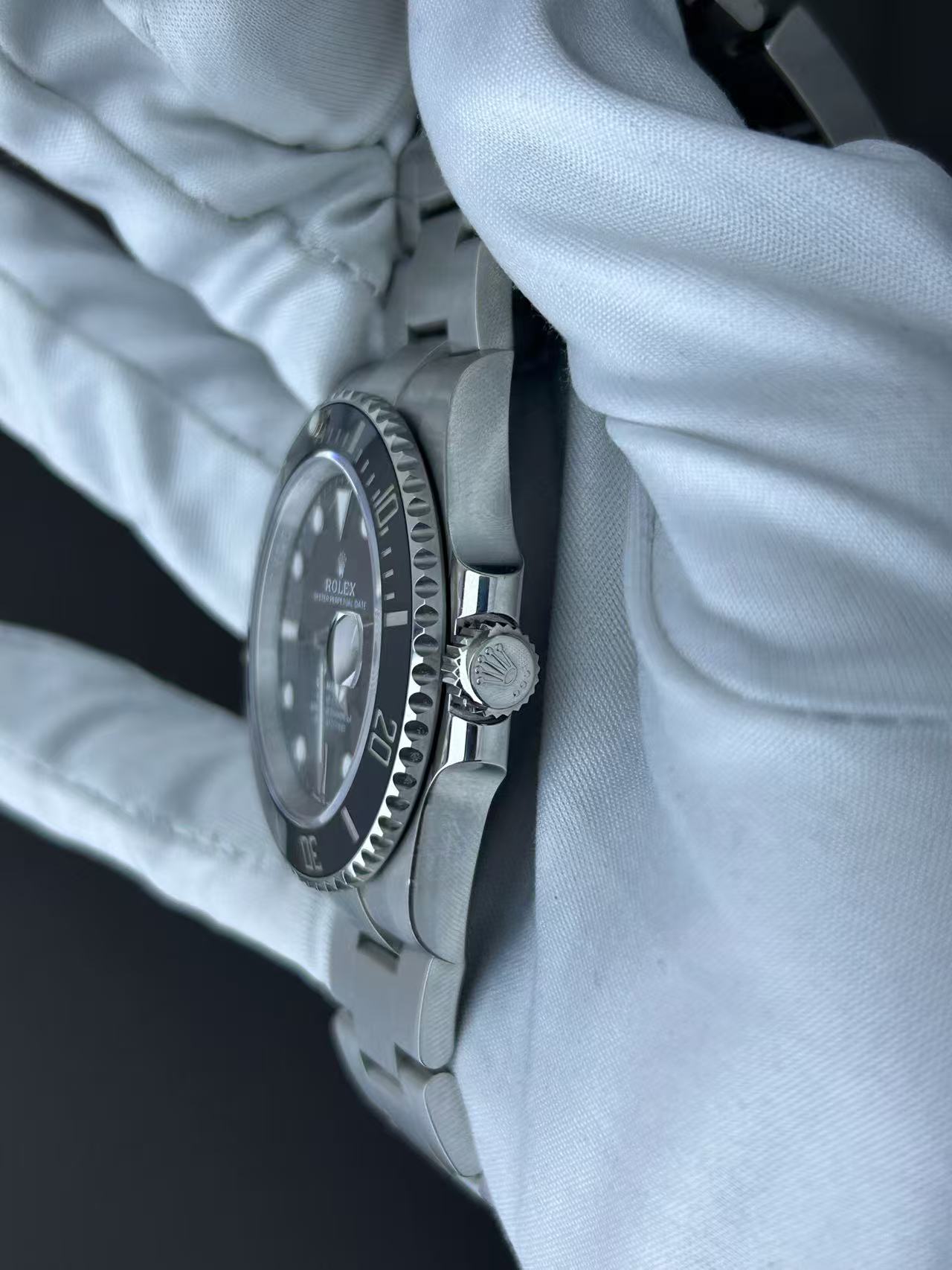 Rolex m126610ln-0001 detail 1