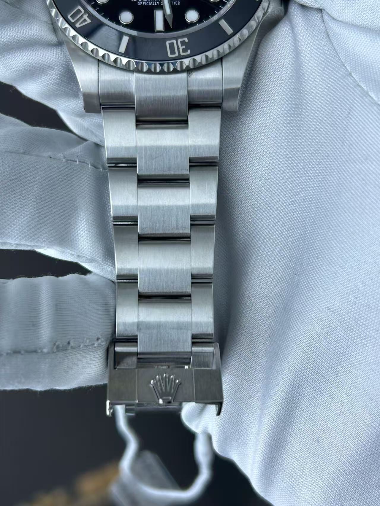 Rolex m126610ln-0001 detail 4
