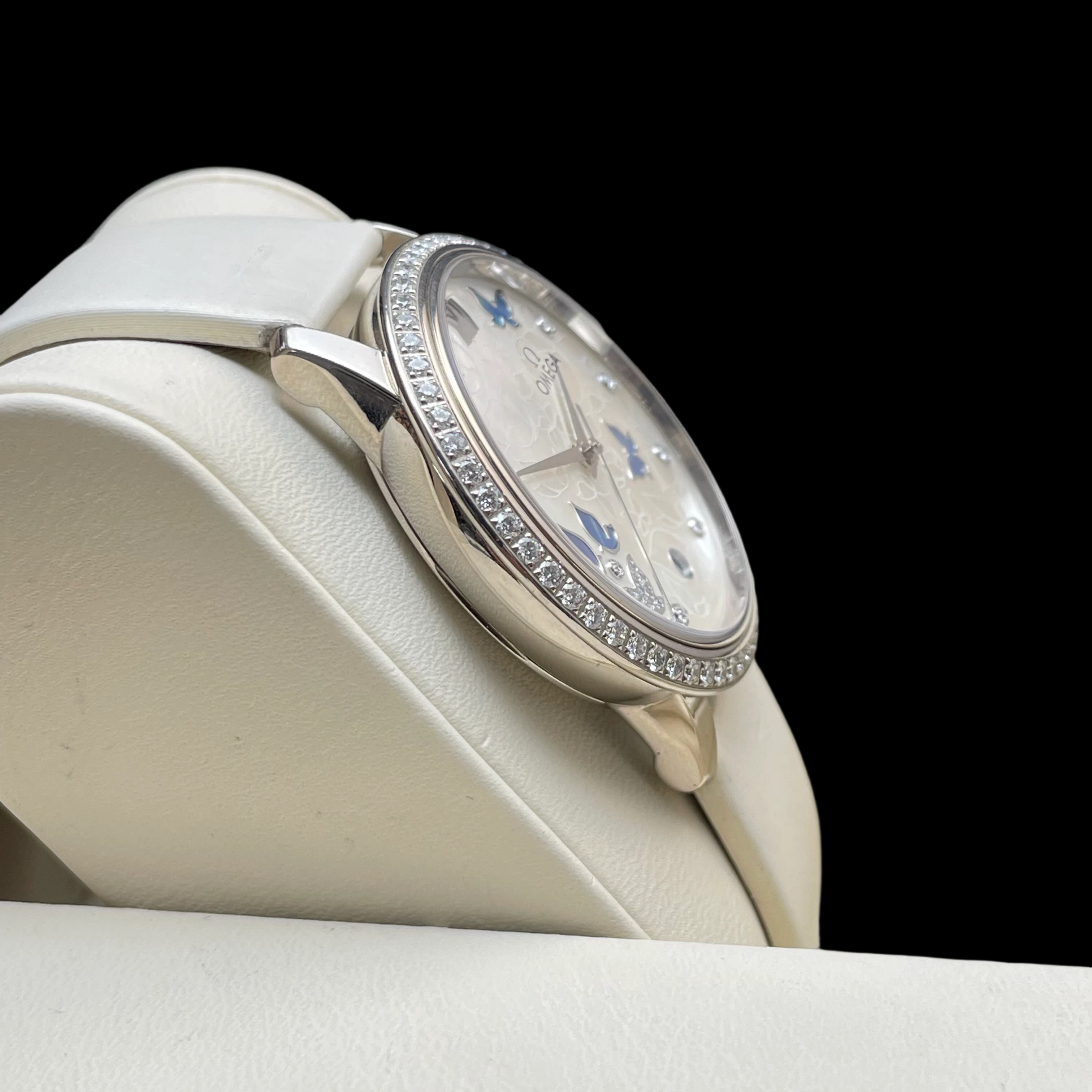 Omega 424.57.37.20.55.002 detail 3