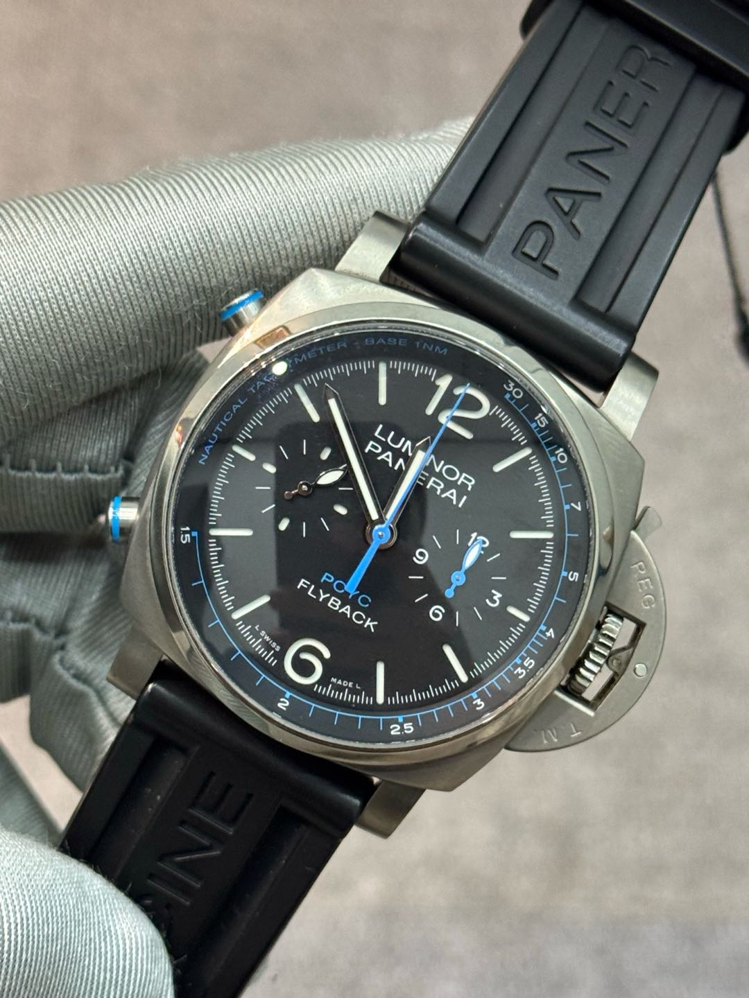 Panerai PAM00764 detail 2