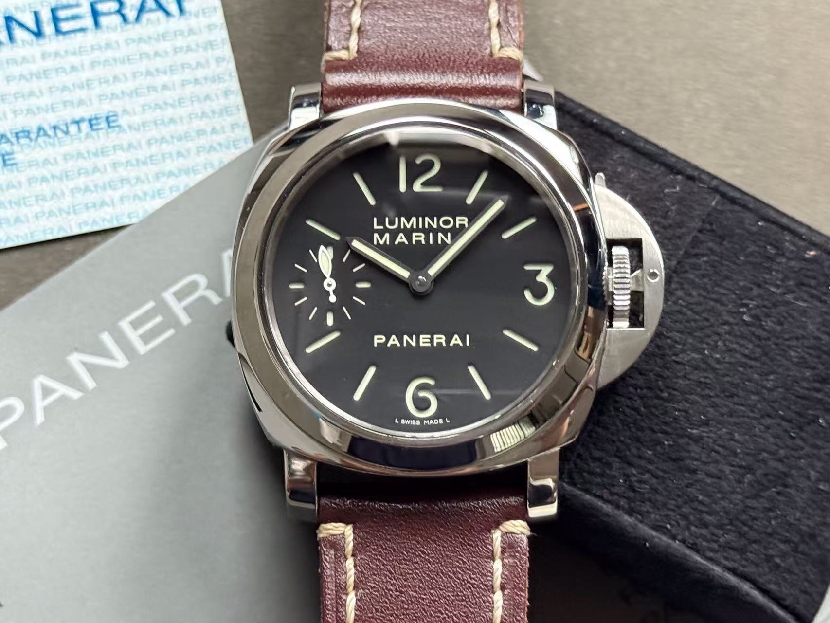 Panerai PAM00111 detail 2
