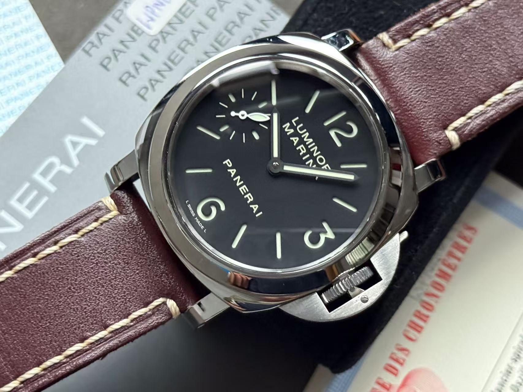 Panerai PAM00111 detail 4