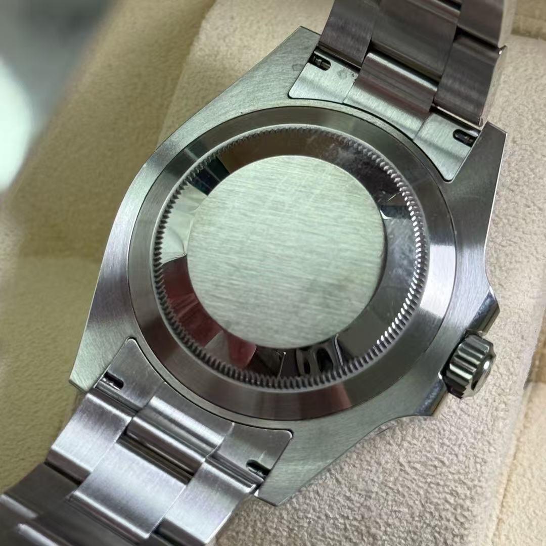 Rolex m126610ln-0001 detail 1