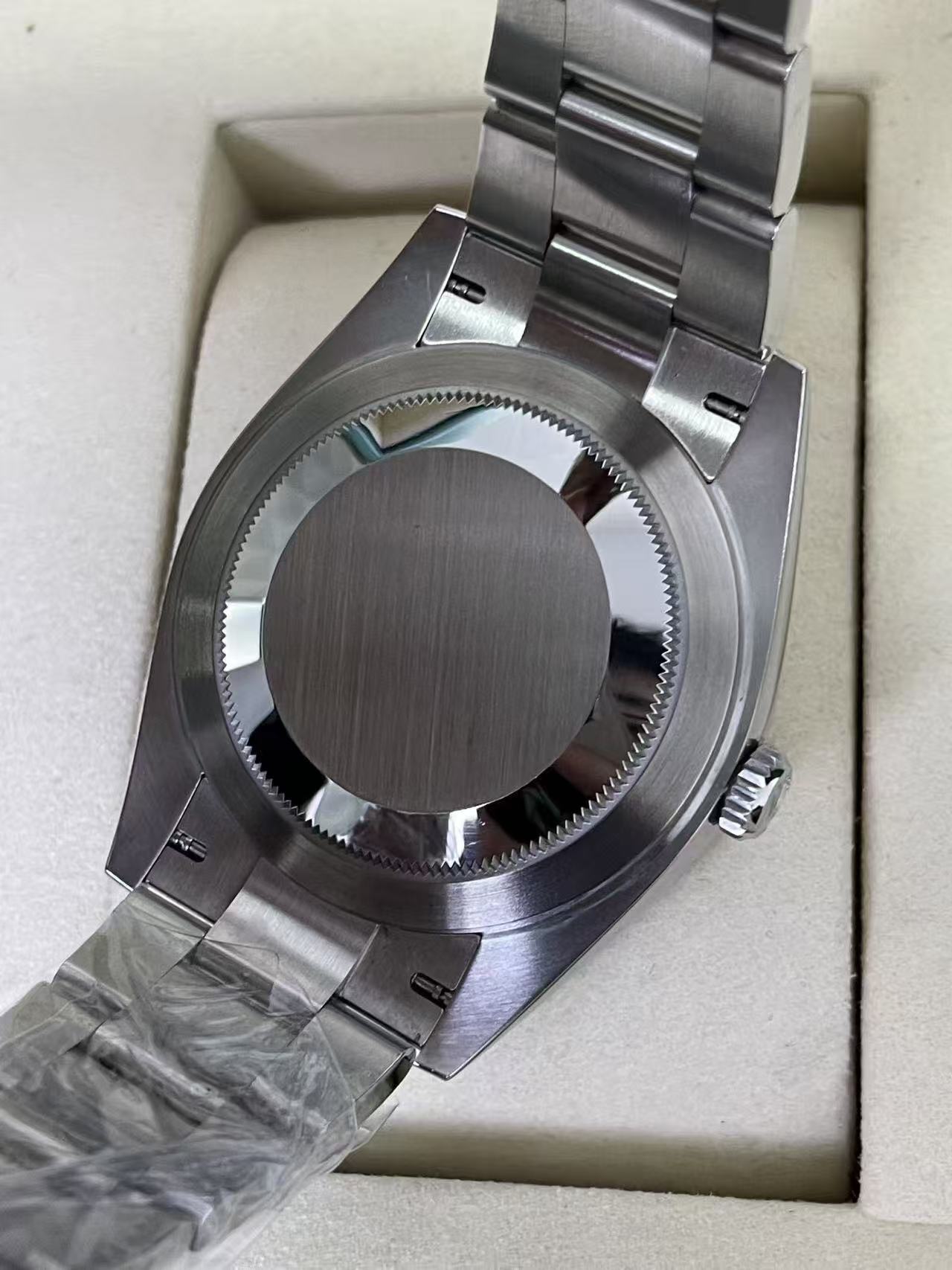 Rolex m126300-0011 detail 4