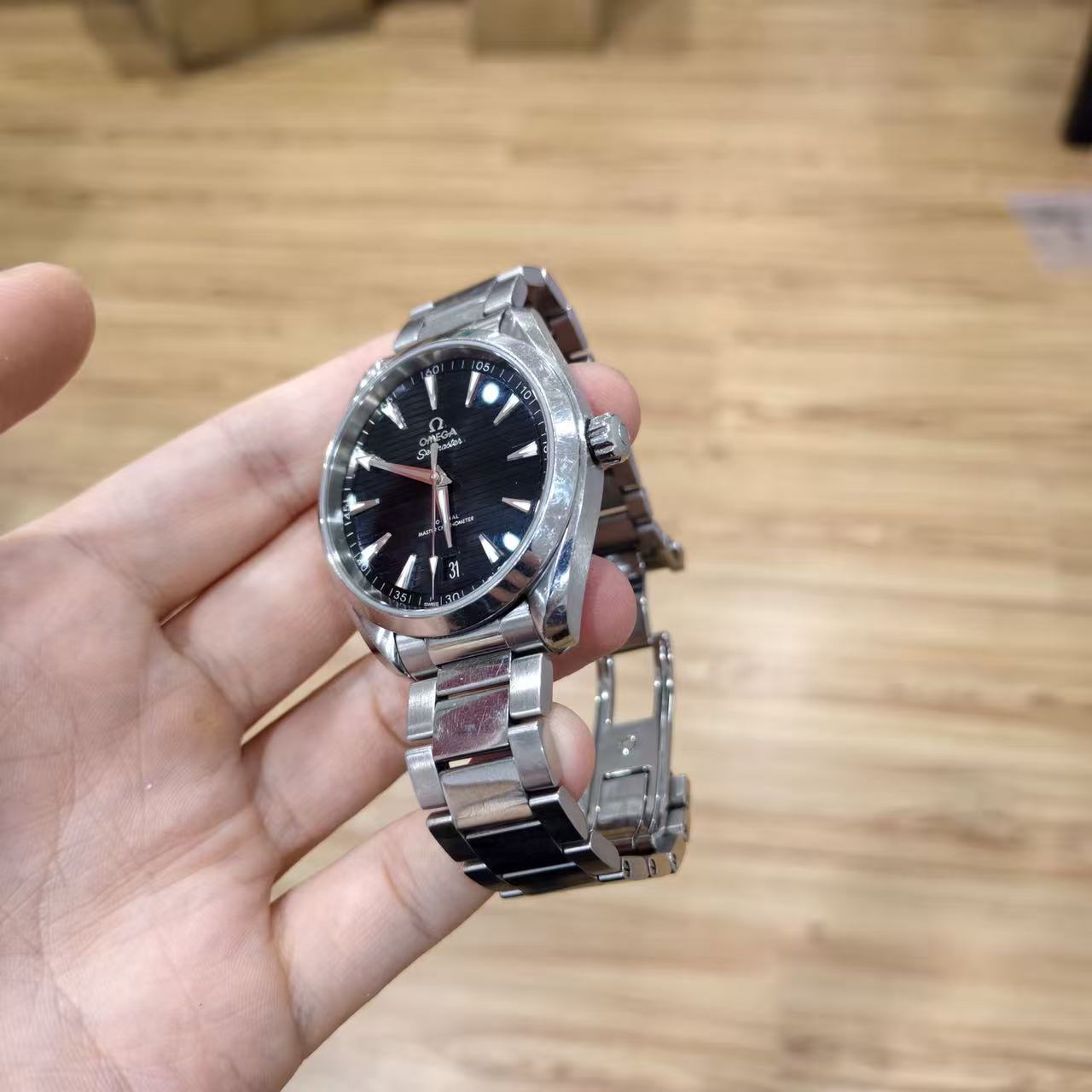 Omega 220.10.41.21.01.001 detail 1
