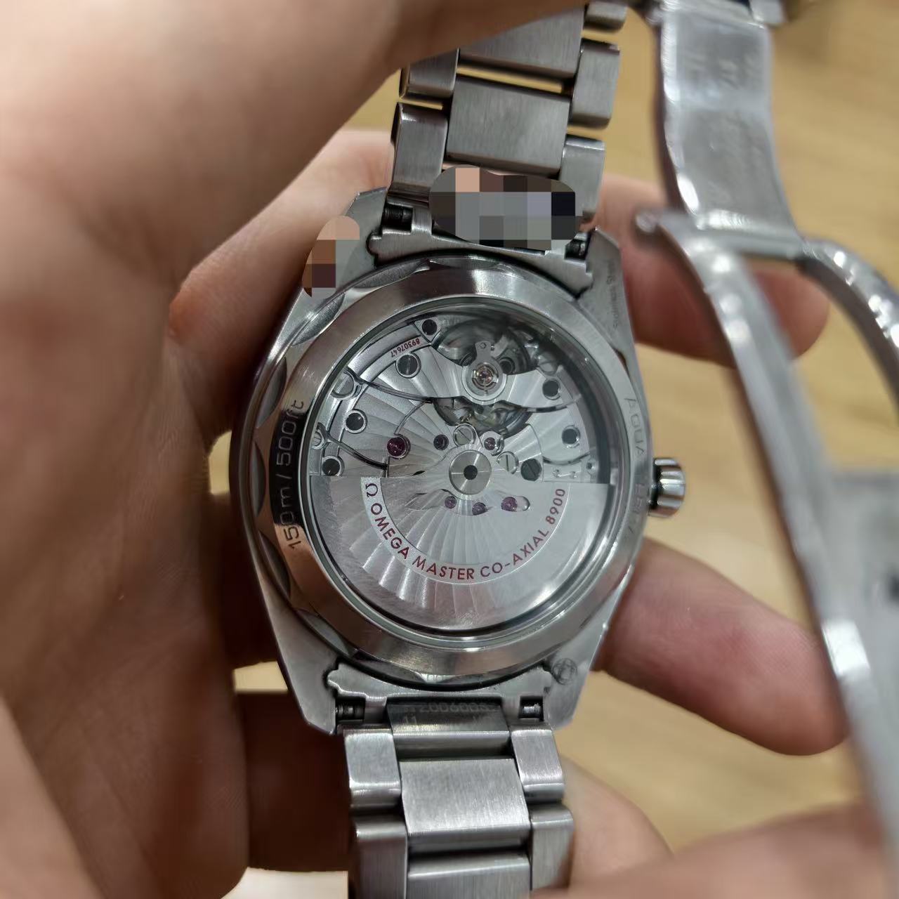 Omega 220.10.41.21.01.001 detail 2
