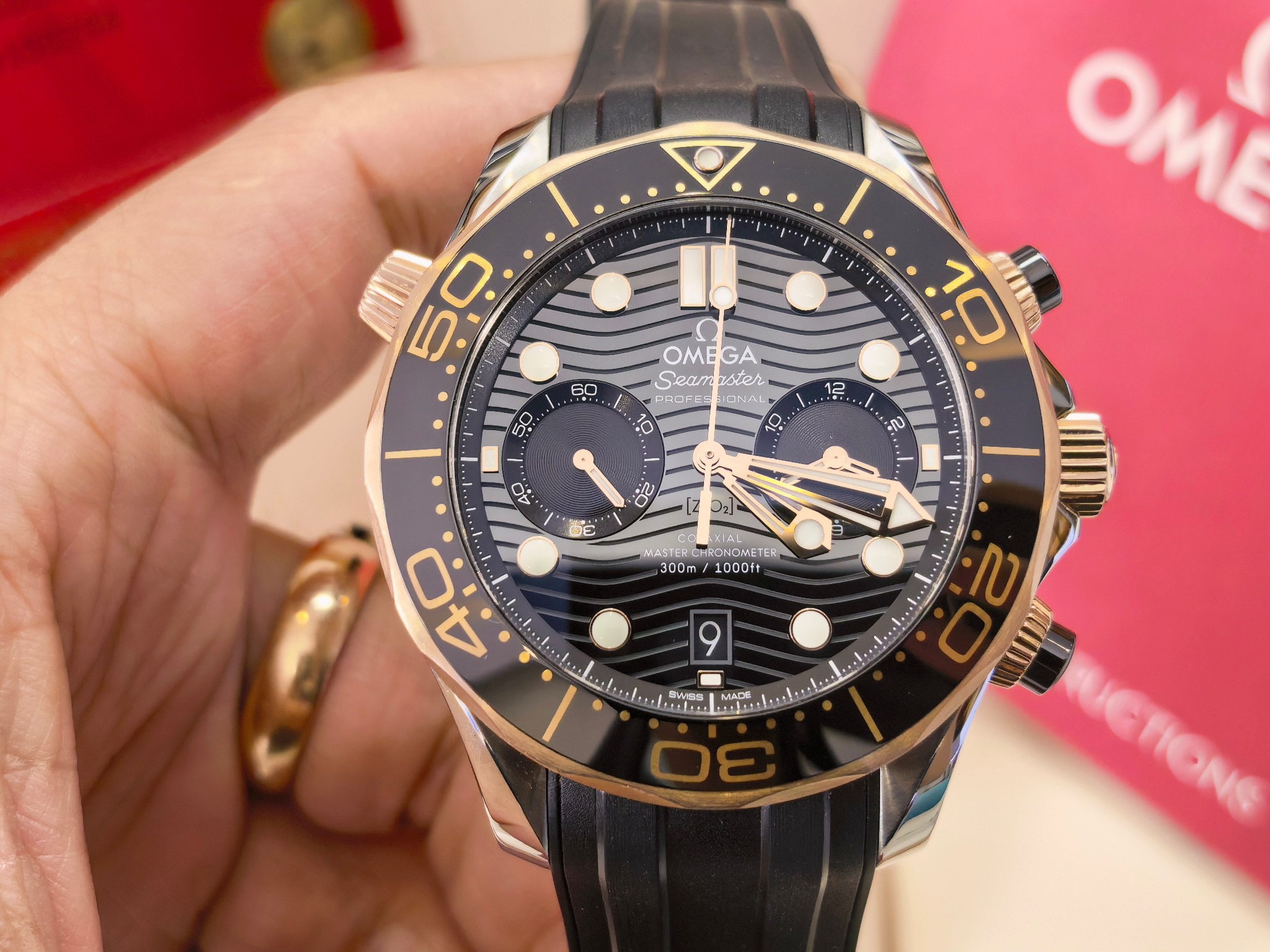 Omega 210.22.44.51.01.001 detail 3