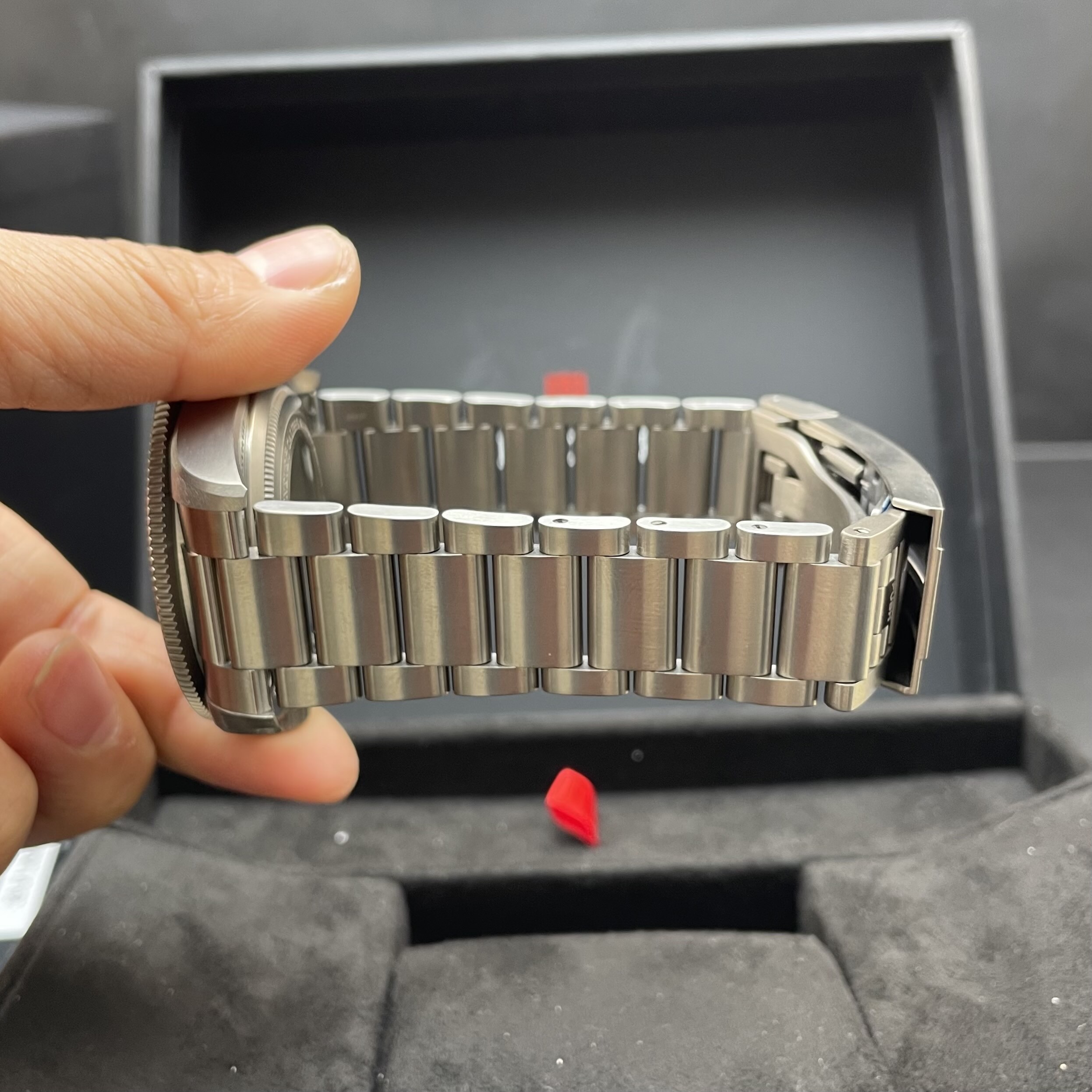 Tudor m2543c1a7nu-0001 detail 5