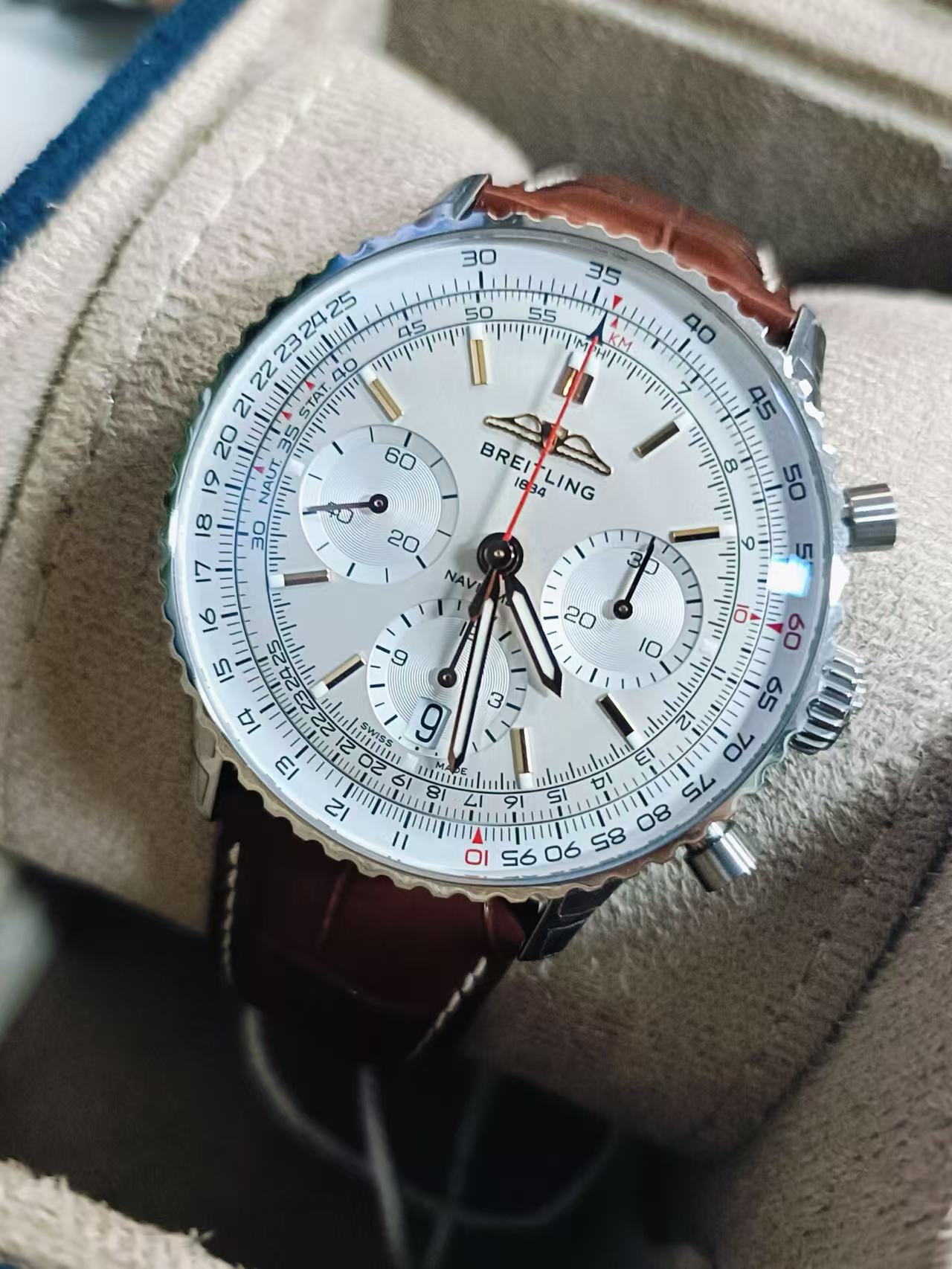 Breitling AB0139211G1P1 detail 2